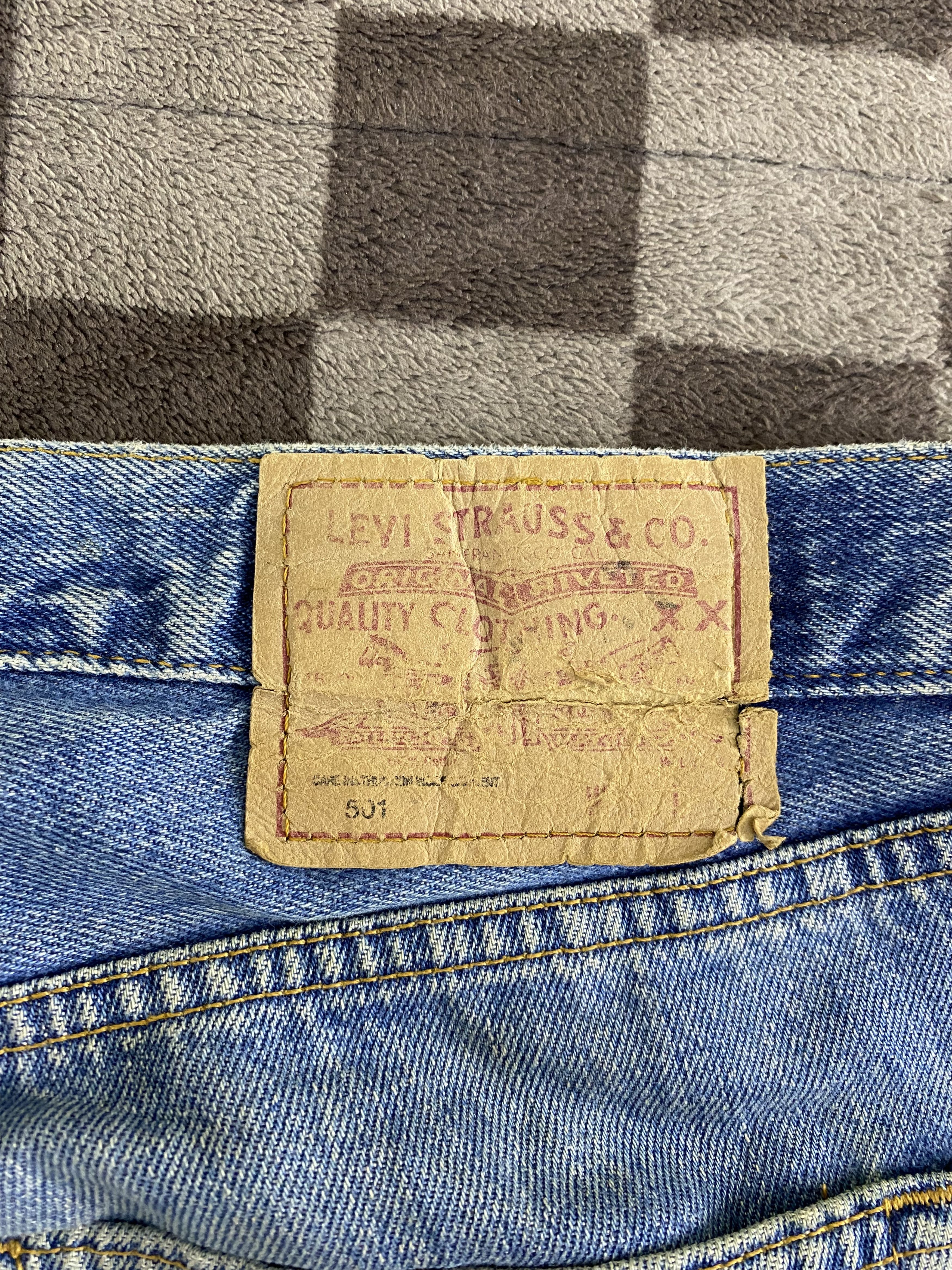 Levi's Vintage Levi's 501 Distress Dirty Faded Blue Denim Jean Size US 33 - 5 Thumbnail