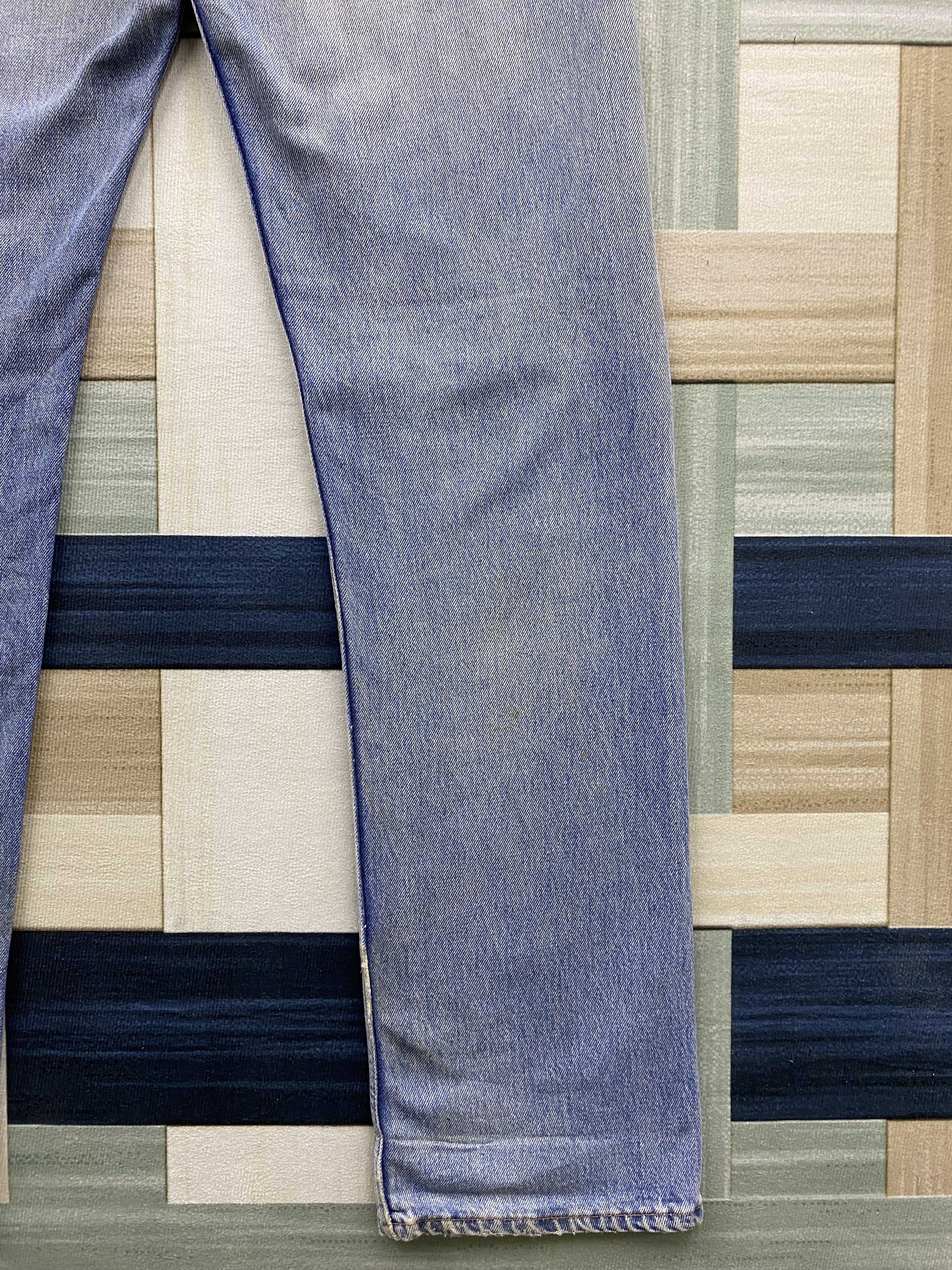 Levi's Vintage Levi's 501 Distress Dirty Faded Blue Denim Jean Size US 33 - 15 Thumbnail