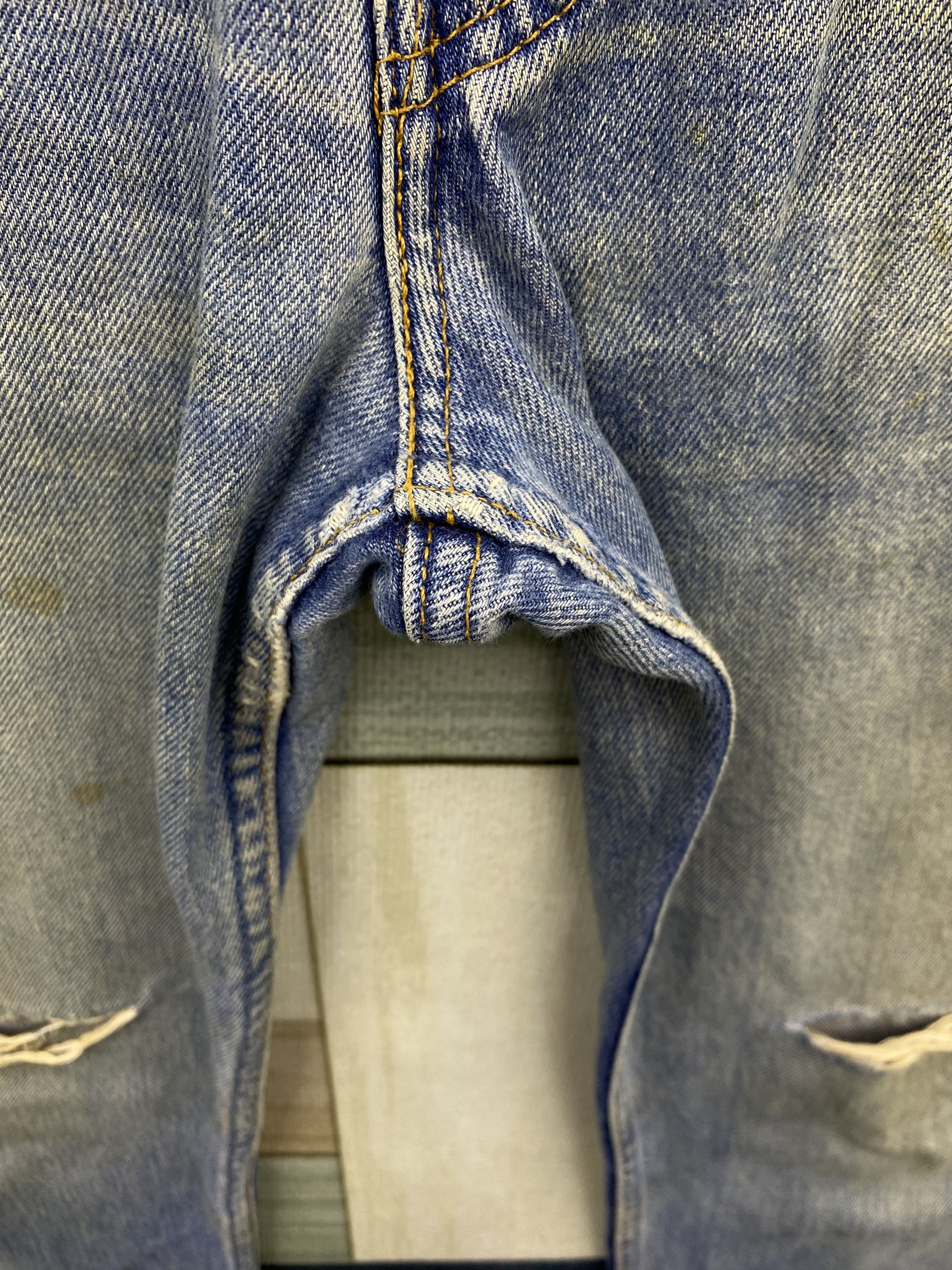 Levi's Vintage Levi's 501 Distress Dirty Faded Blue Denim Jean Size US 33 - 18 Thumbnail