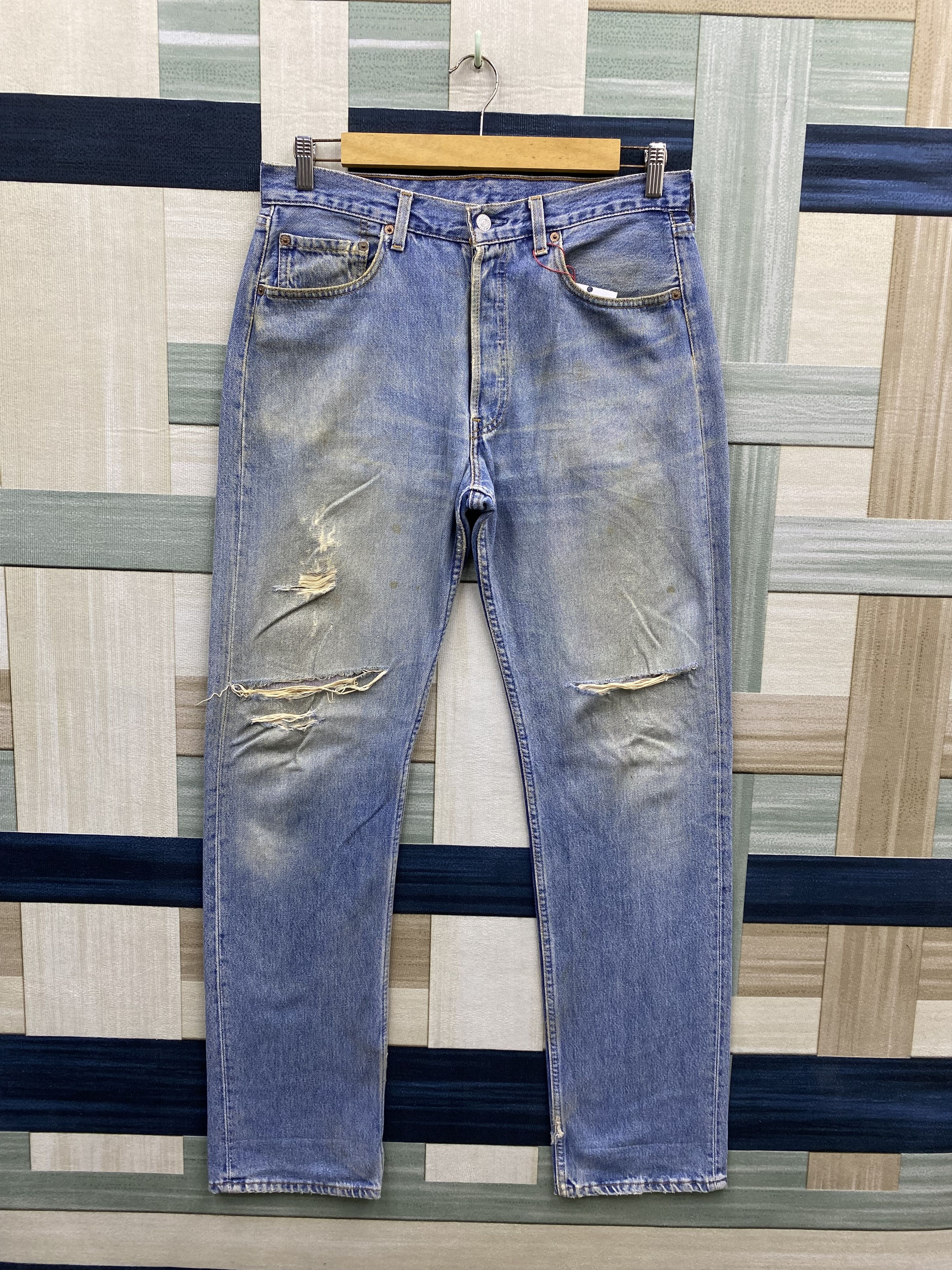 Levi's Vintage Levi's 501 Distress Dirty Faded Blue Denim Jean Size US 33 - 1 Thumbnail