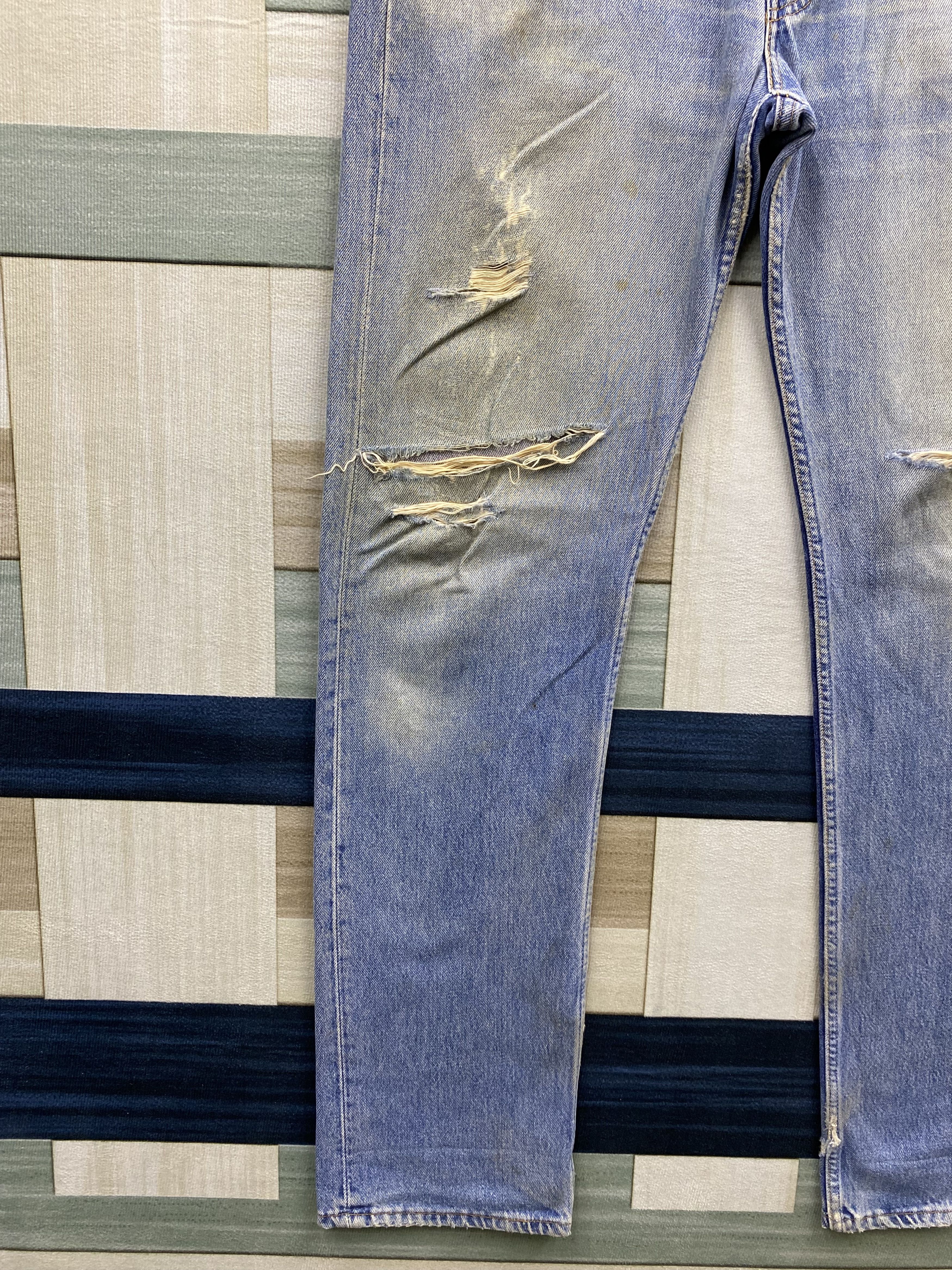 Levi's Vintage Levi's 501 Distress Dirty Faded Blue Denim Jean Size US 33 - 10 Thumbnail