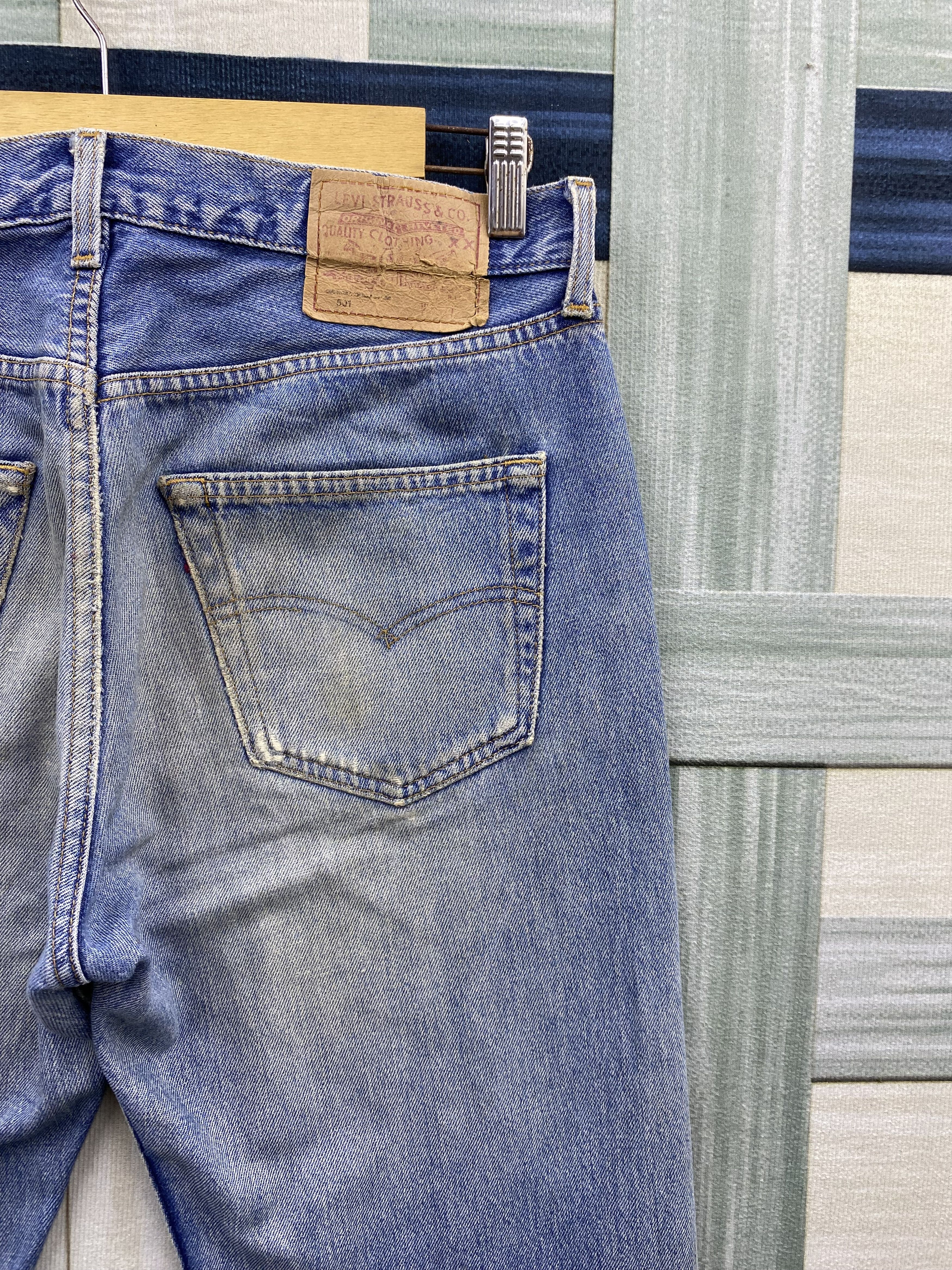 Levi's Vintage Levi's 501 Distress Dirty Faded Blue Denim Jean Size US 33 - 9 Thumbnail