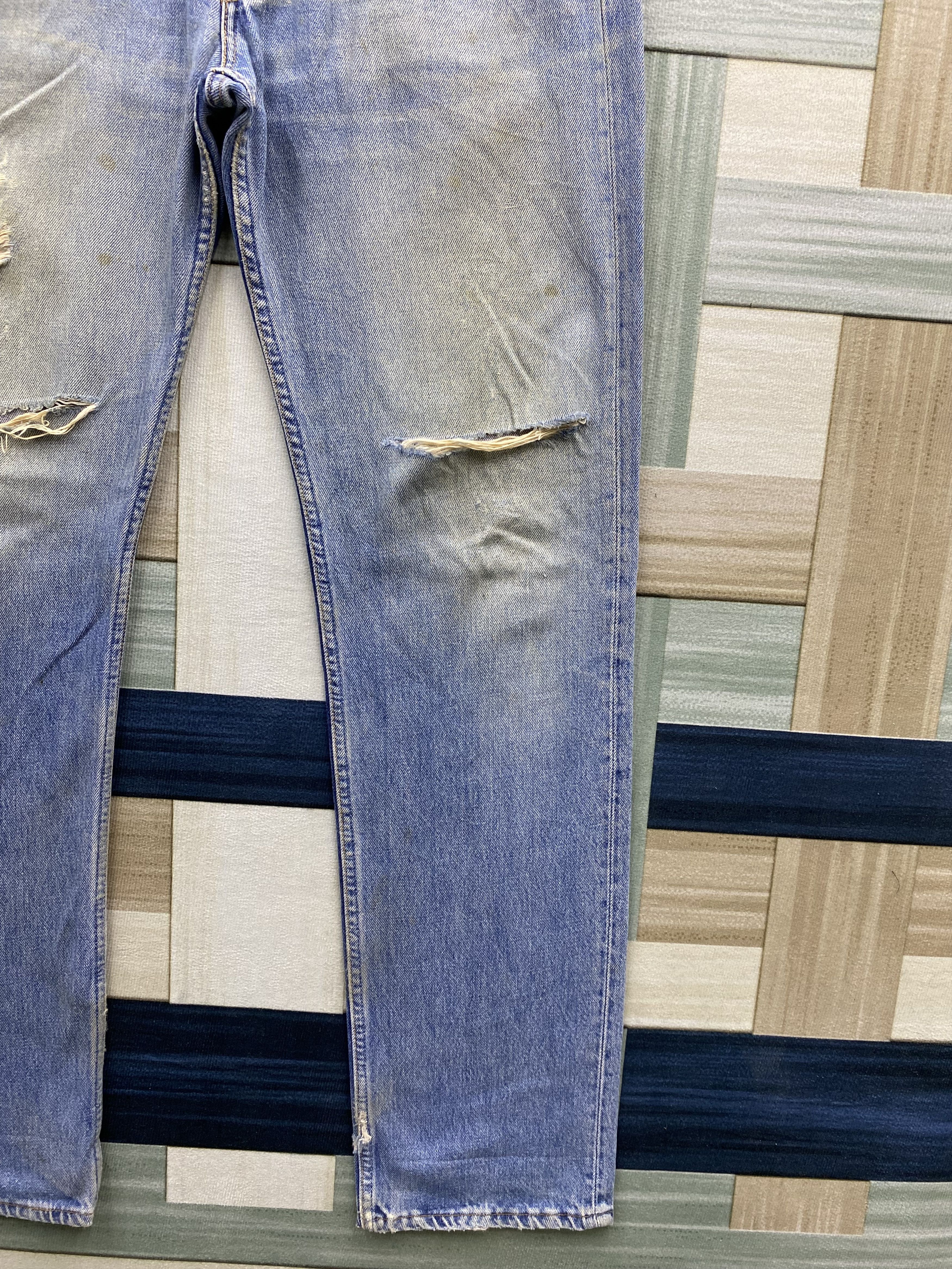Levi's Vintage Levi's 501 Distress Dirty Faded Blue Denim Jean Size US 33 - 11 Thumbnail