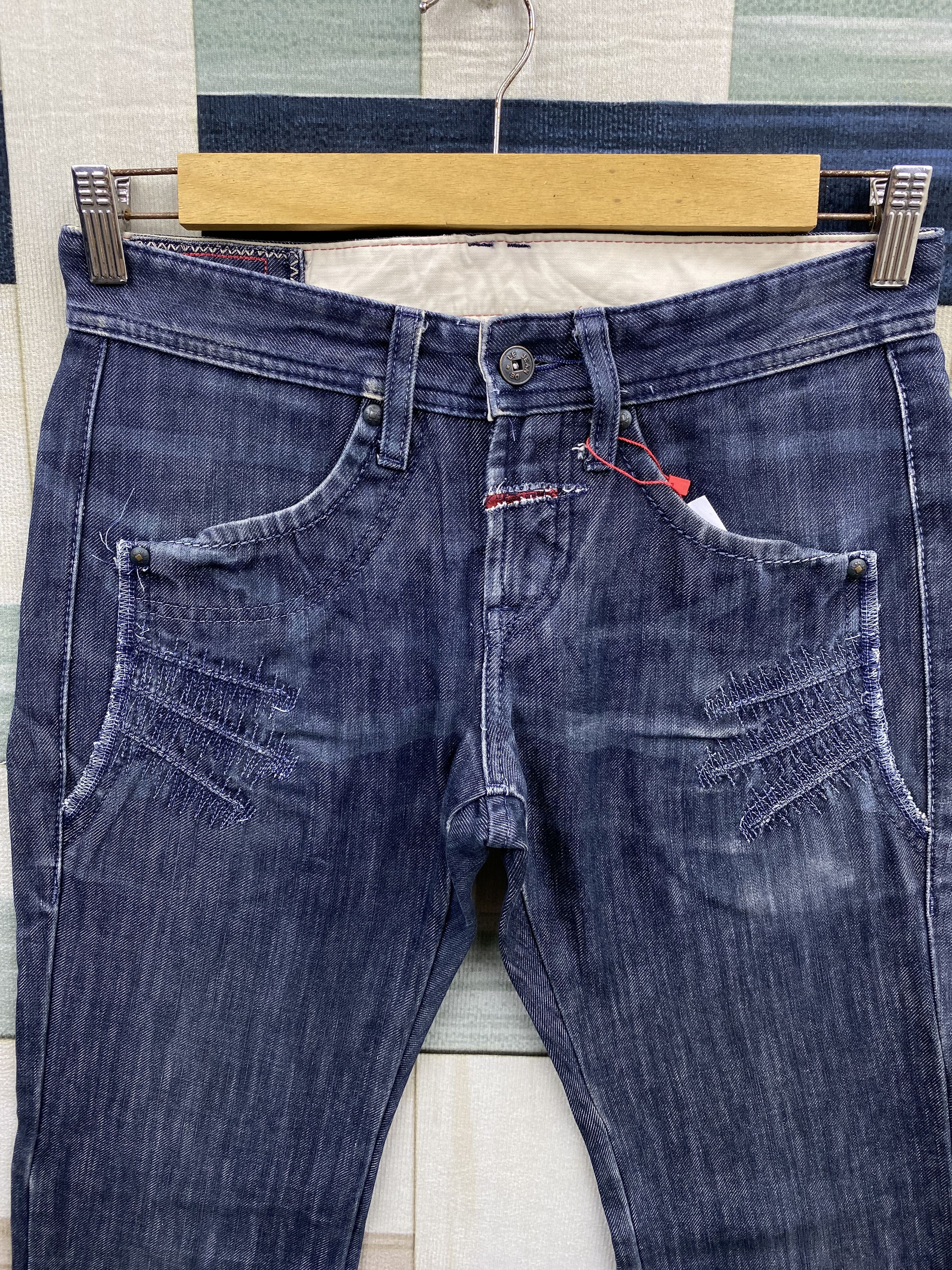 Marithe + Francois Girbaud Marithe Francois Girbaud Distress Star Design Denim Jean Size US 30 / EU 46 - 3 Thumbnail