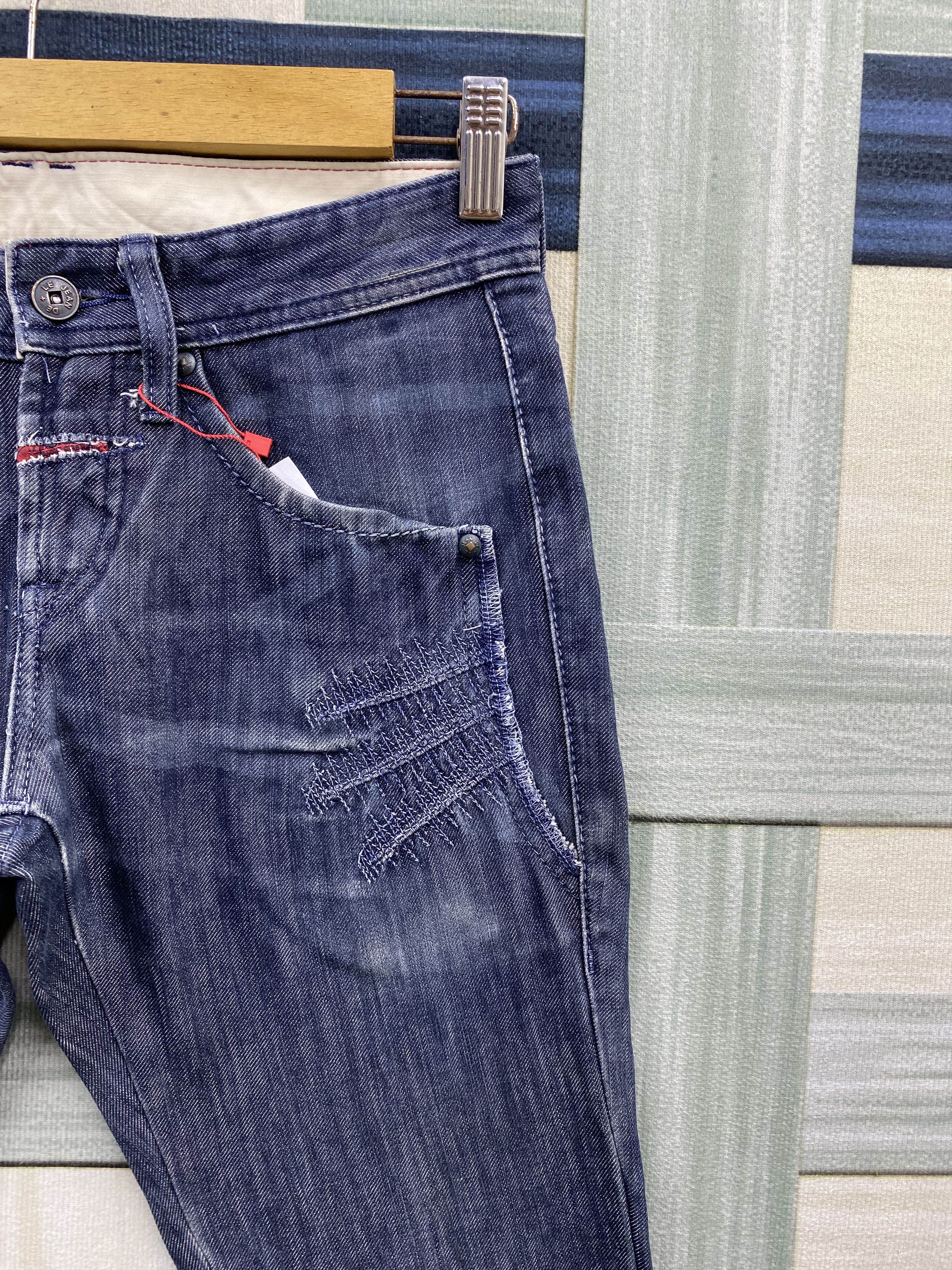 Marithe + Francois Girbaud Marithe Francois Girbaud Distress Star Design Denim Jean Size US 30 / EU 46 - 6 Thumbnail