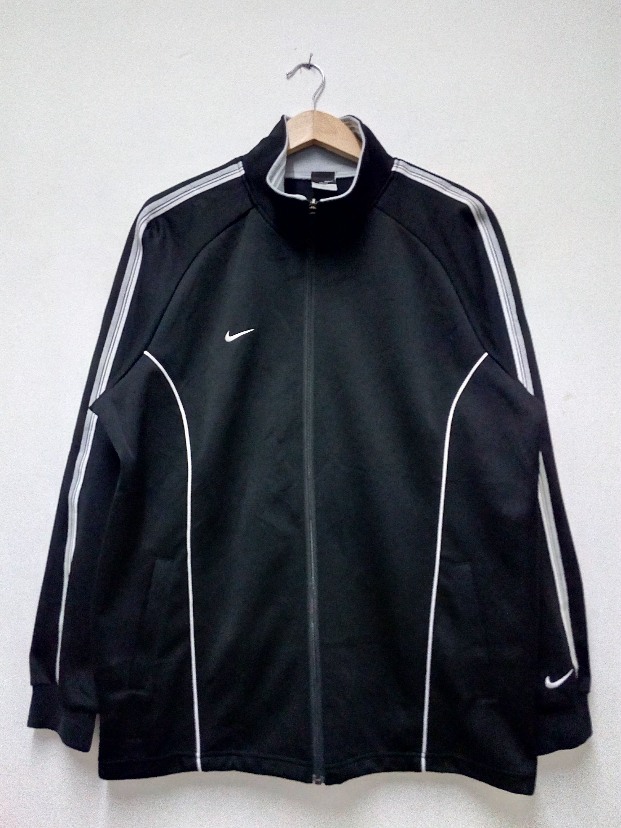 Nike VINTAGE NIKE TRAINING JACKET Size US XL / EU 56 / 4 - 1 Thumbnail