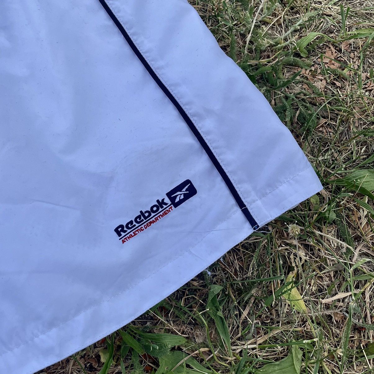 Vintage Vintage Reebok Y2K Baggy Shorts Streetwear Skate Graphic 32 Size US 32 / EU 48 - 3 Thumbnail