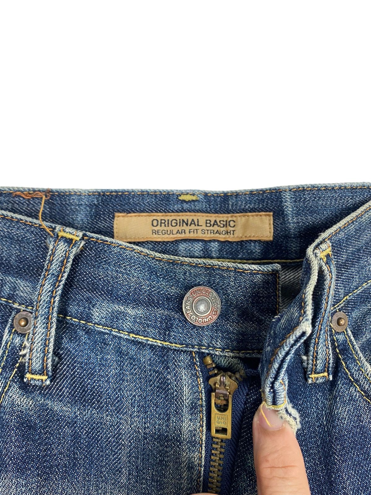 Rare‼️ Uniqlo Regular Fit Straight Distressed Jeans