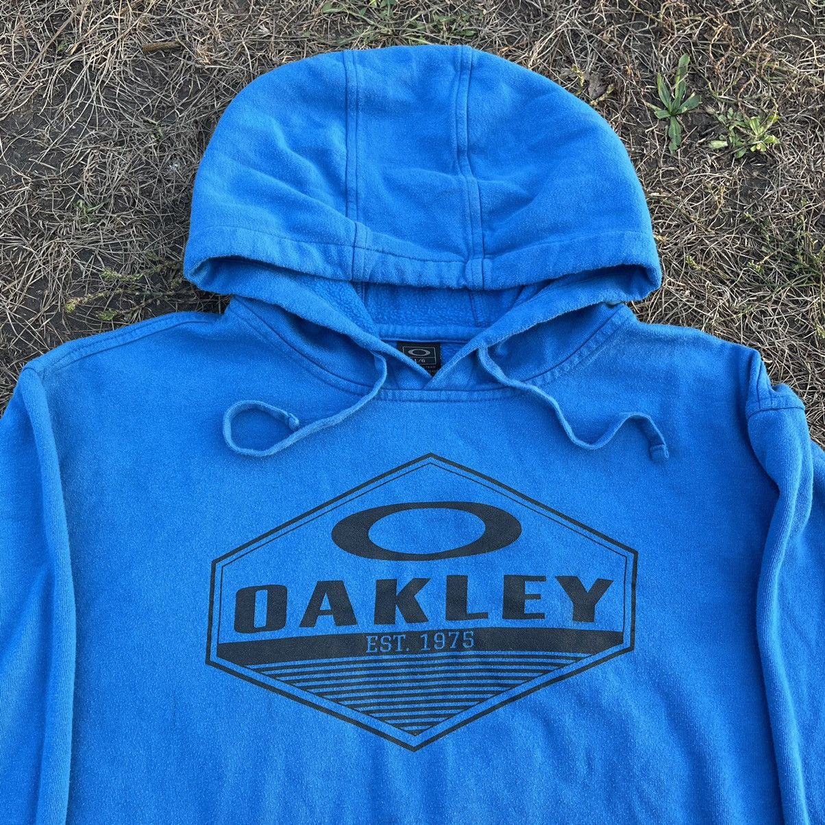 Vintage Vintage Y2K Oakley Faded Logo Hoodie Streetwear Blue Slim L Size US L / EU 52-54 / 3 - 7 Thumbnail