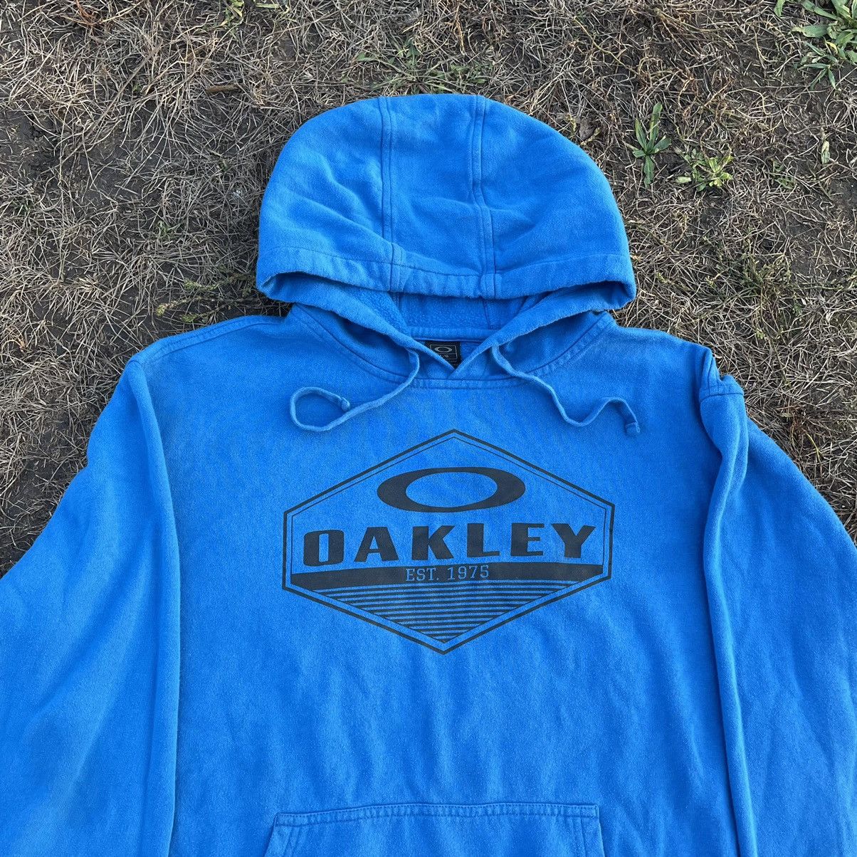 Vintage Vintage Y2K Oakley Faded Logo Hoodie Streetwear Blue Slim L Size US L / EU 52-54 / 3 - 4 Thumbnail