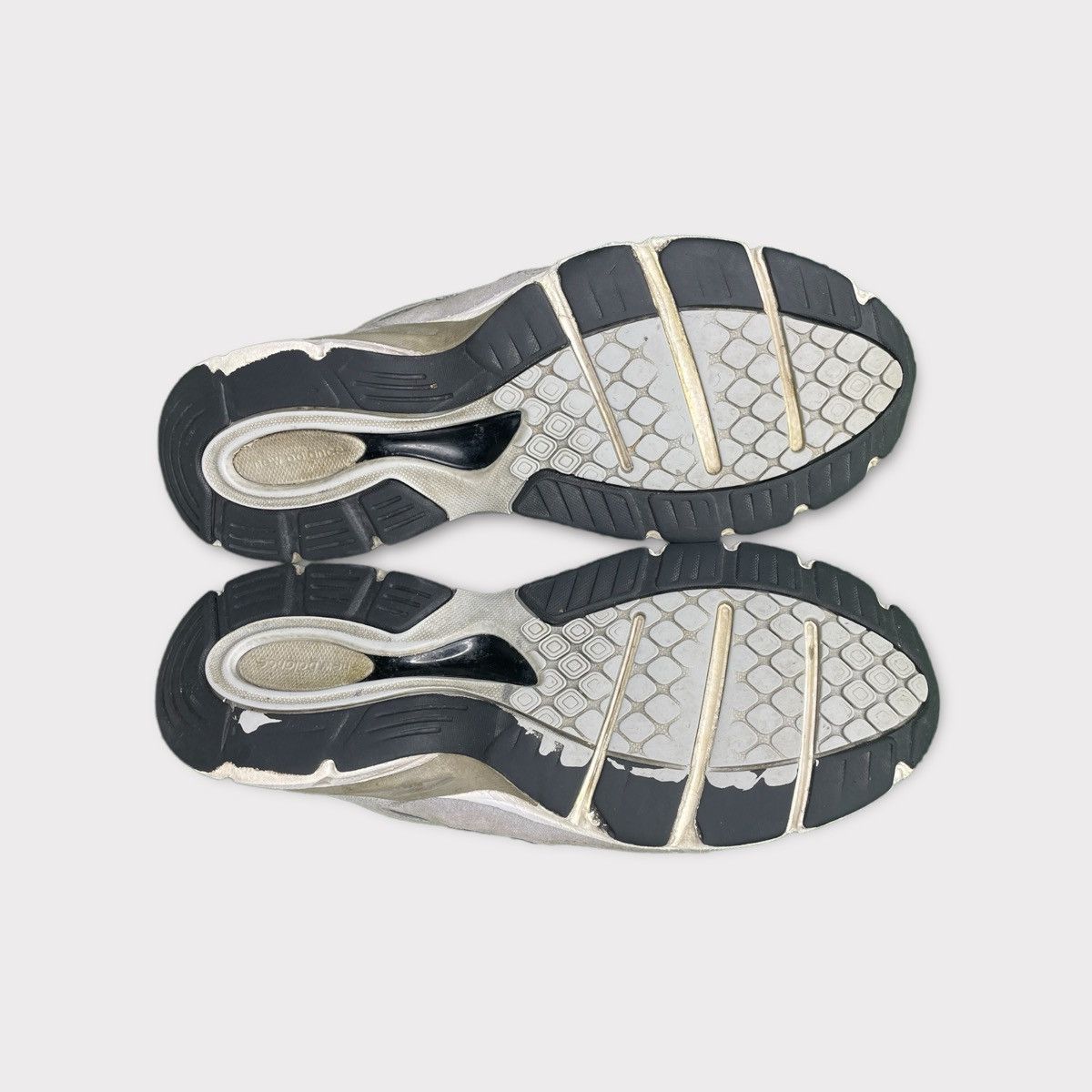 Other New Balance 990v4 Low Kith Grey White Size US 10 / EU 43 - 6 Thumbnail