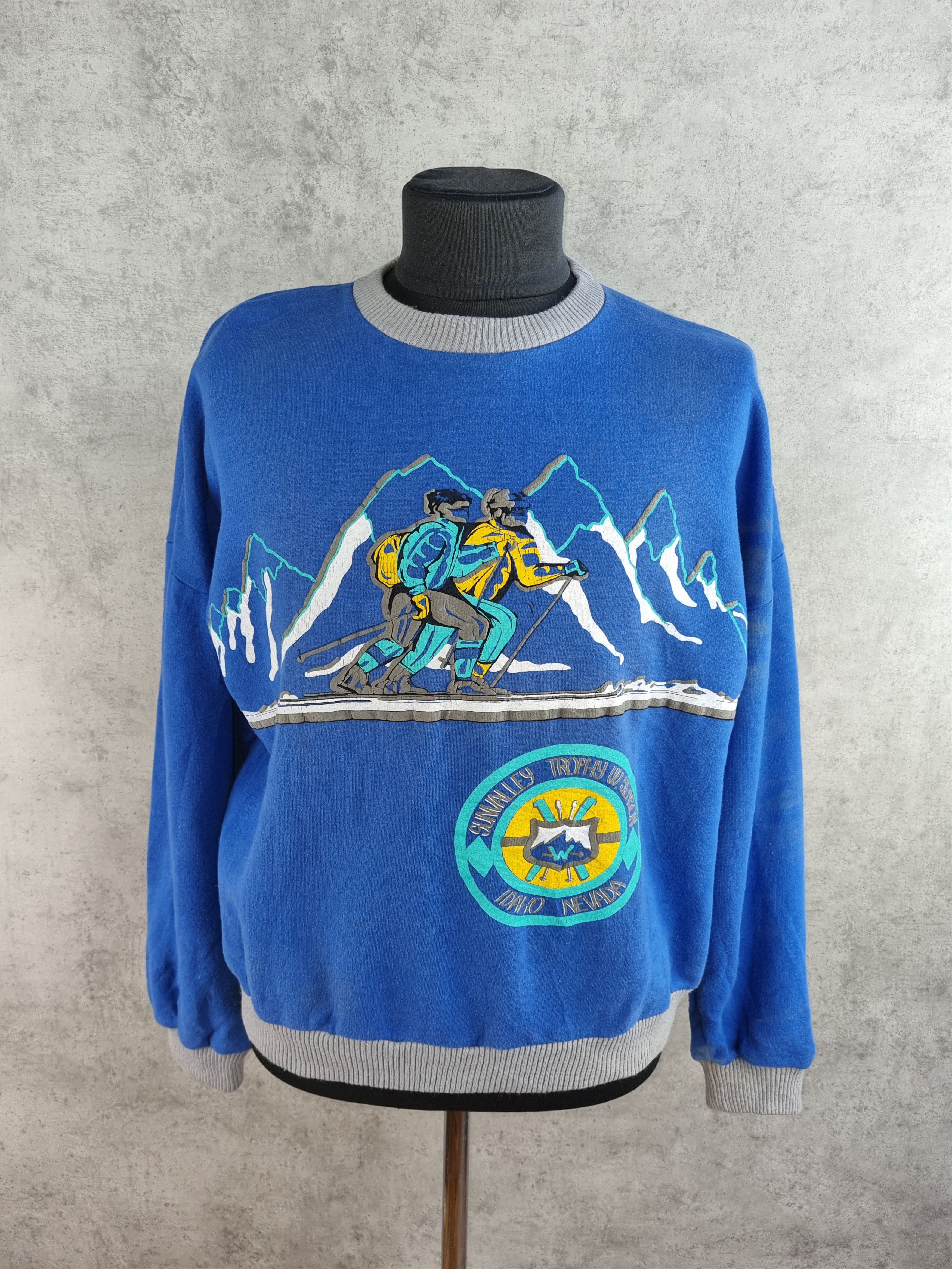 image of Italian Designers x Ski 70's Winter Sports Ski Idaho Nevada Touring Sweatshirt in Blue (Size Medium