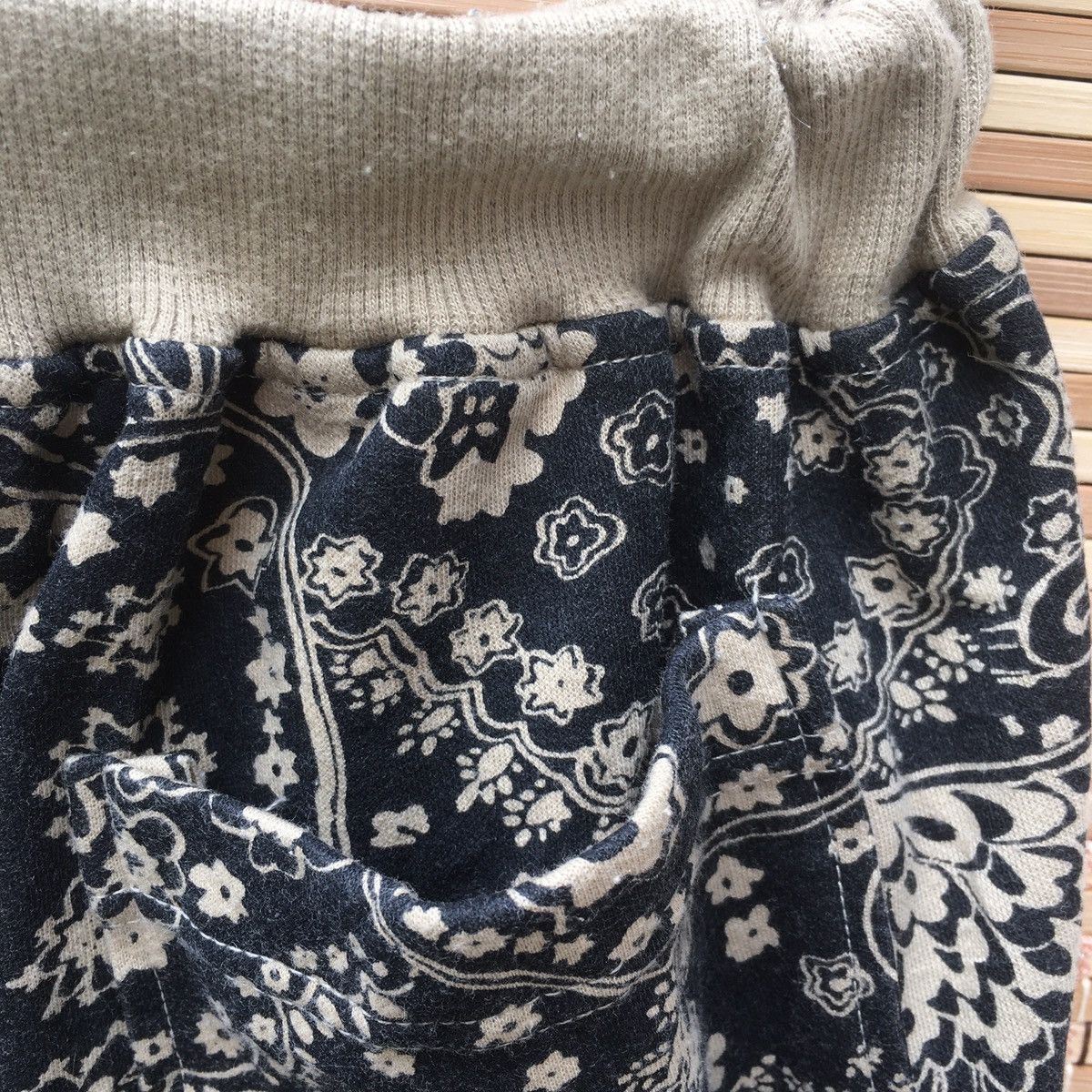 Japanese Brand Japanese Paisley Sweatpants Size US 28 / EU 44 - 8 Thumbnail