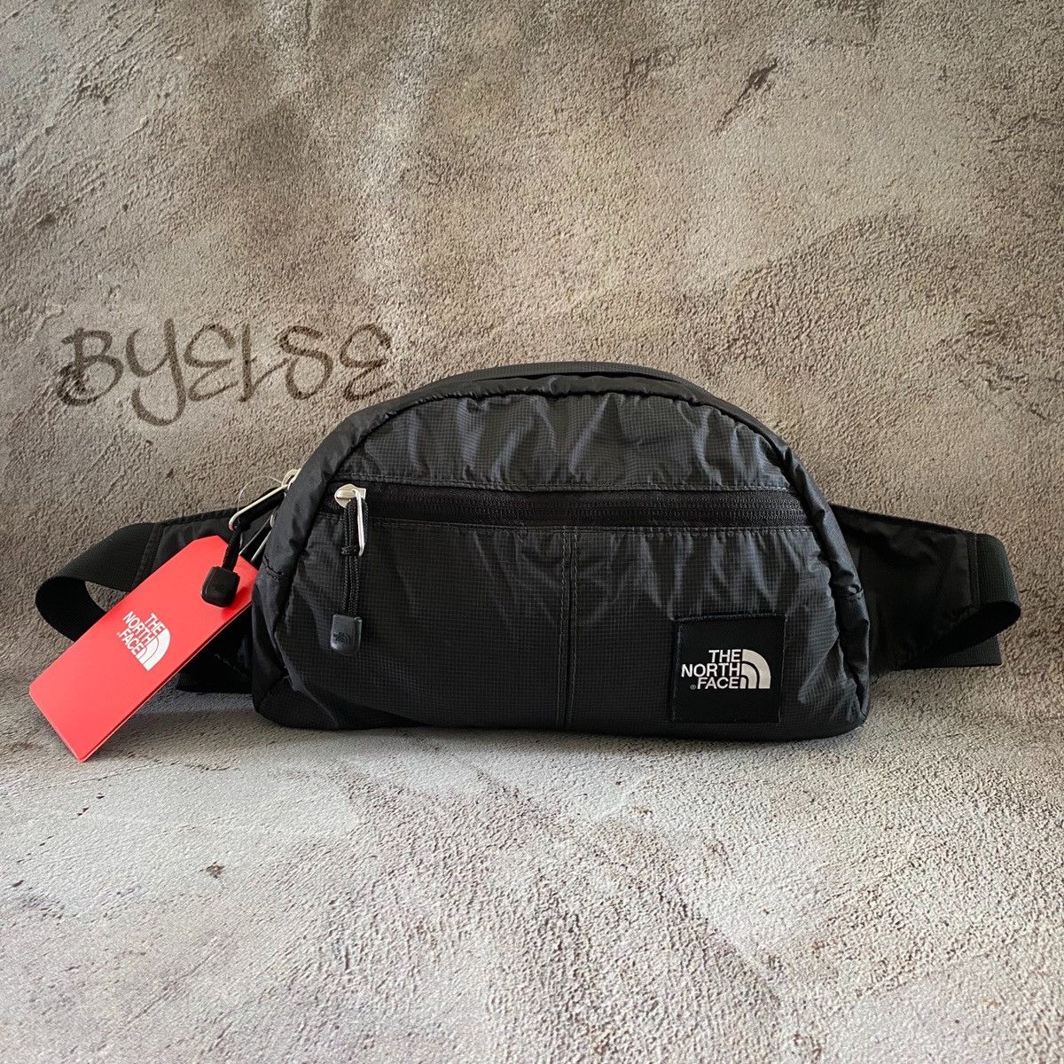 The North Face THE NORTH FACE FLYWEIGHT LUMBAR BAG BLACK Size ONE SIZE - 1 Thumbnail