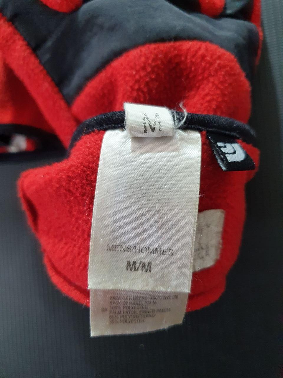 The North Face × Vintage TNF Red Fleece Embroidered Logo Gloves Size ONE SIZE - 7 Thumbnail