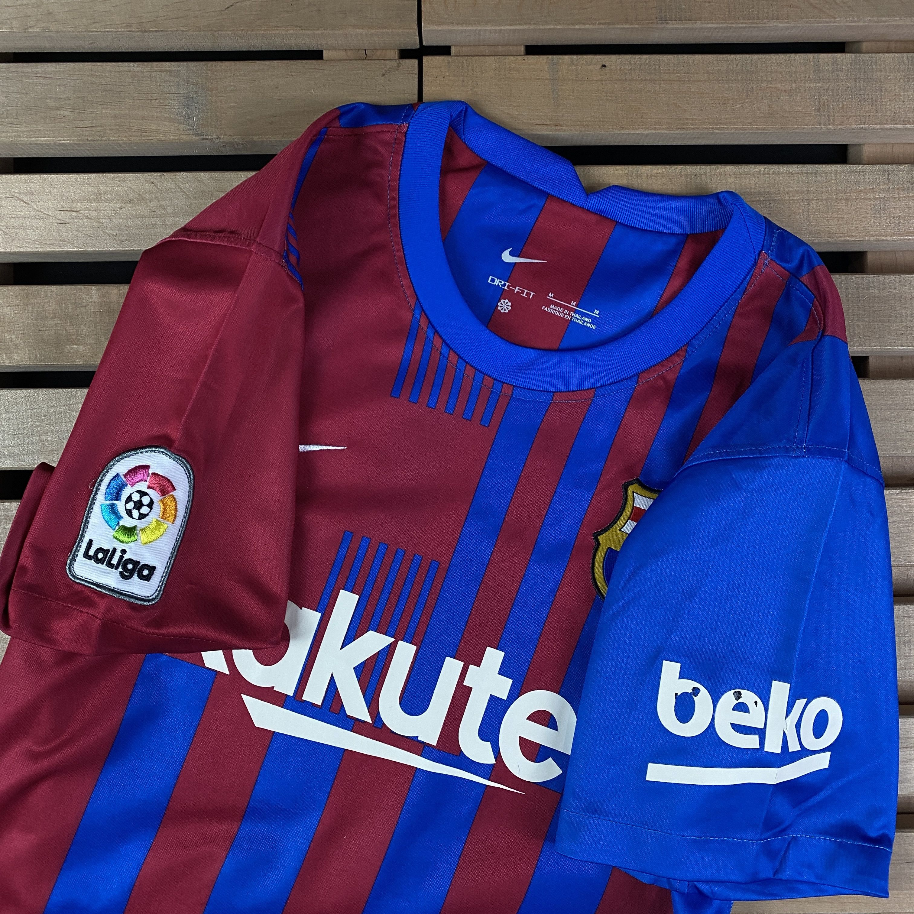 Nike Football Jersey T-Shirt Nike FC Barcelona #9 Memphis Size M Size US M / EU 48-50 / 2 - 5 Thumbnail