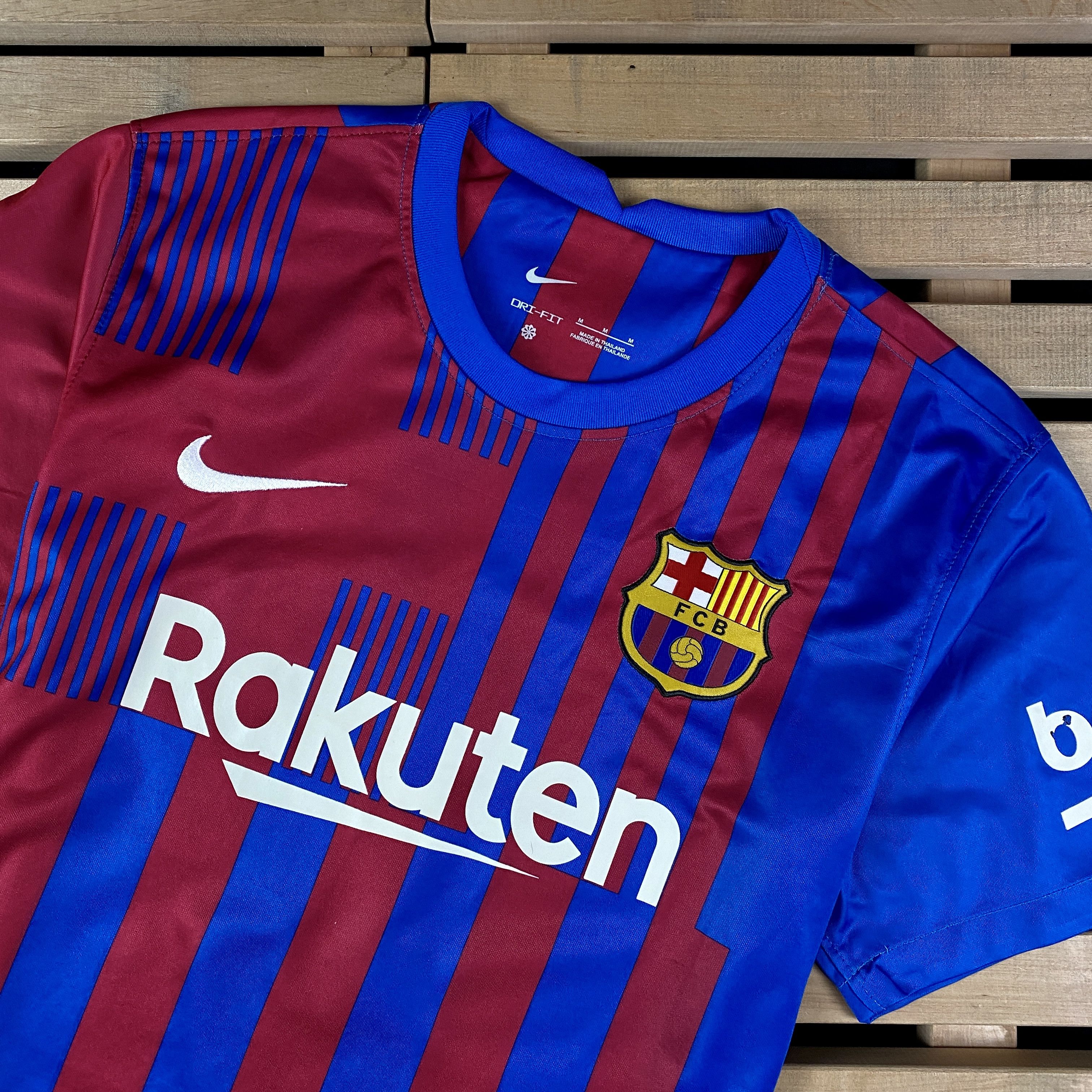 Nike Football Jersey T-Shirt Nike FC Barcelona #9 Memphis Size M Size US M / EU 48-50 / 2 - 3 Thumbnail