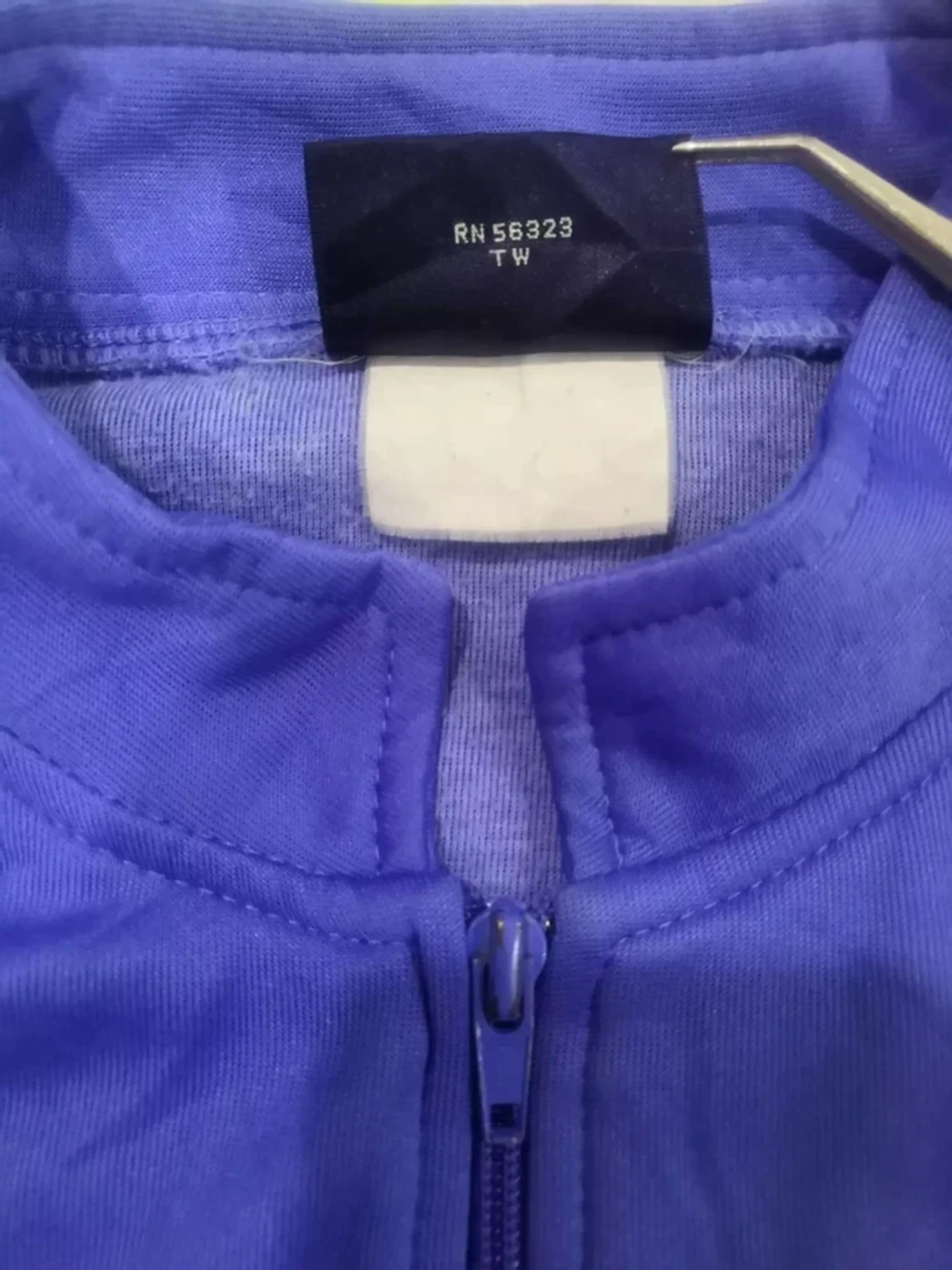 Nike Vintage Nike Sweater Blue Label Streetwear Rare Nice Design Size US M / EU 48-50 / 2 - 3 Thumbnail