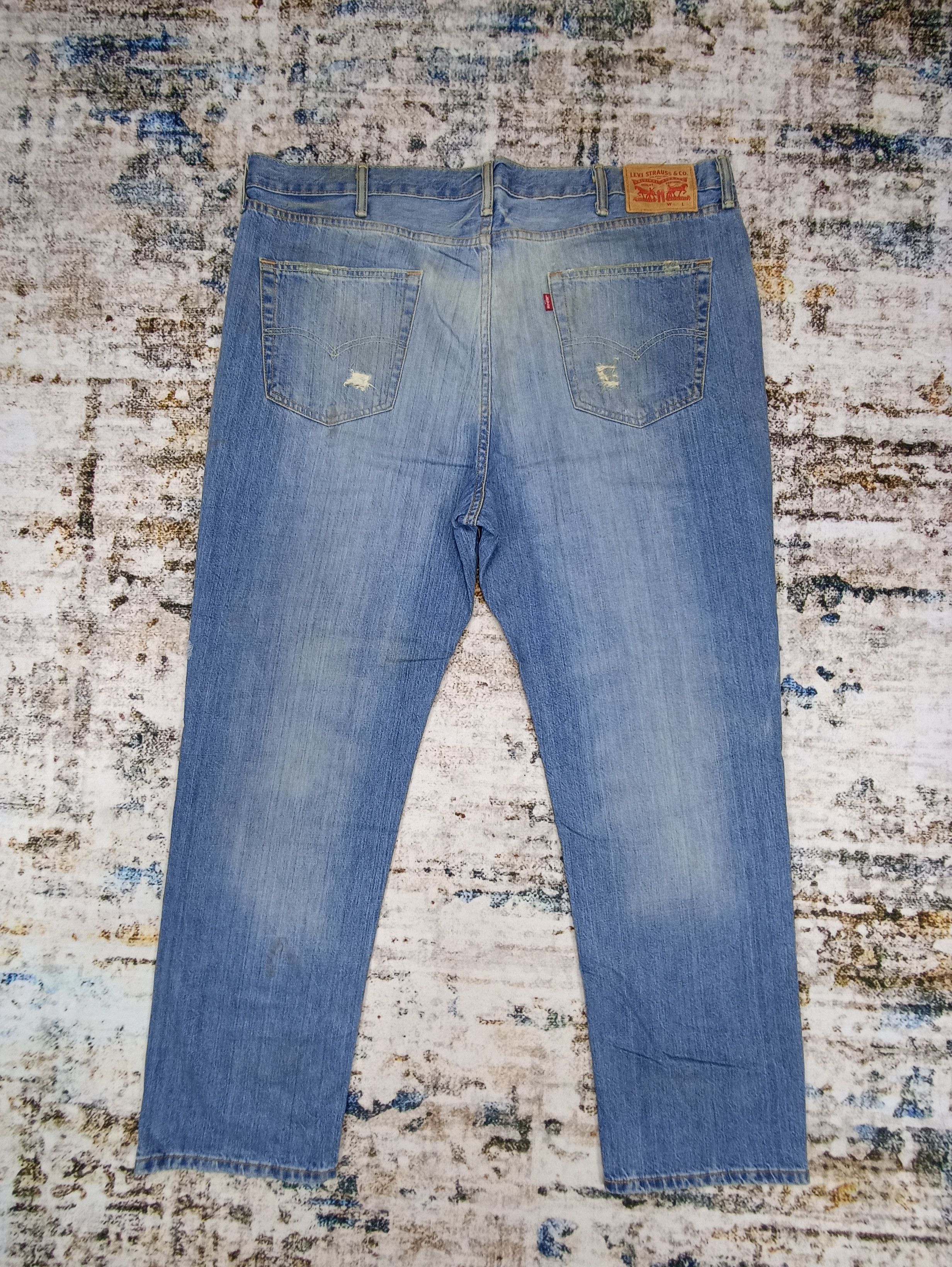 Jean × Levi's × Vintage VINTAGE LEVIS DISTRESS BLUE WASH JEANS - J041 Size US 44 / EU 60 - 2 Thumbnail