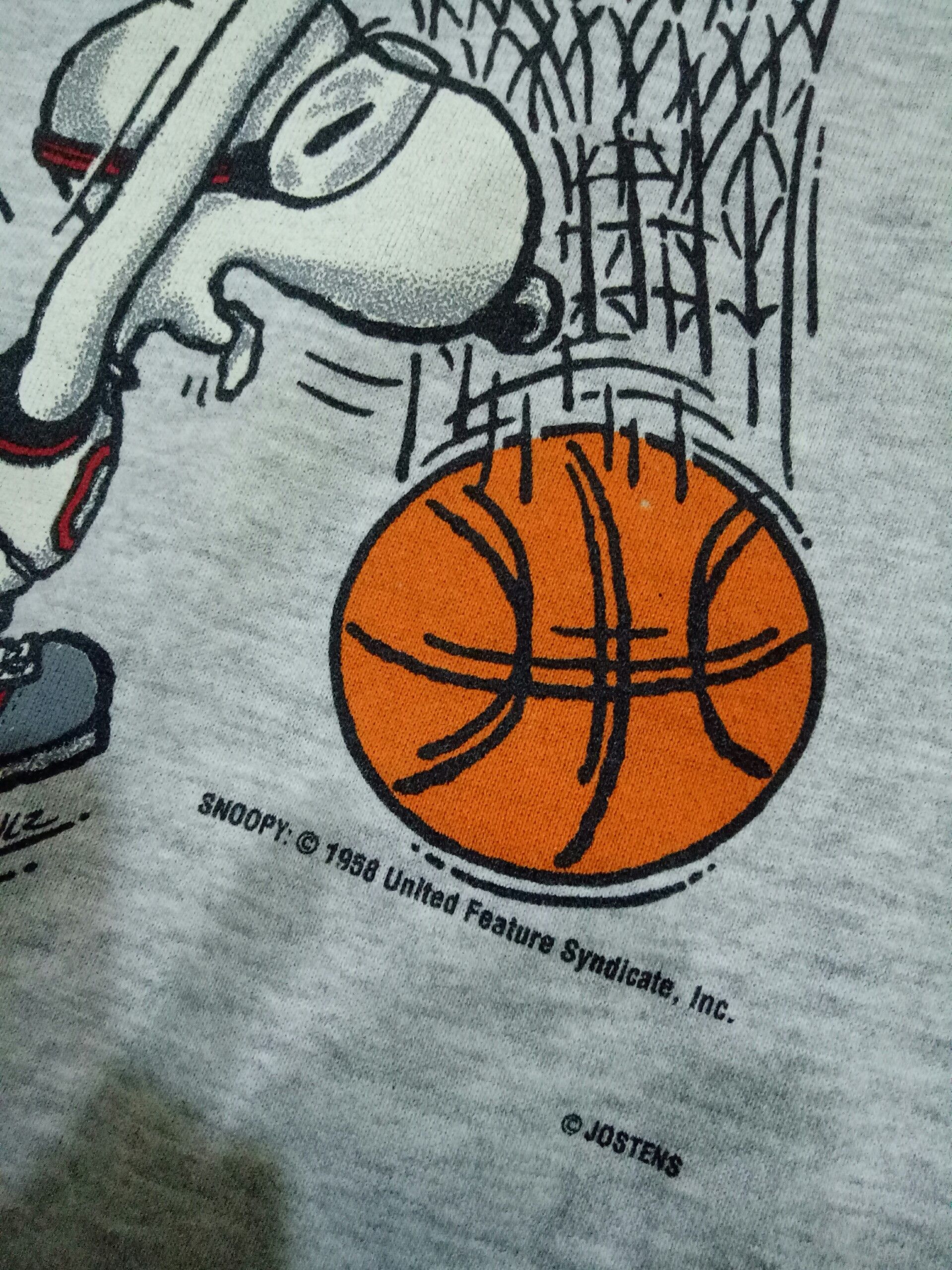 NBA × Peanuts × Vintage ©Jostens Rim Ripper Snoopy x NBA Chicago Bulls Distressed Size US L / EU 52-54 / 3 - 7 Thumbnail
