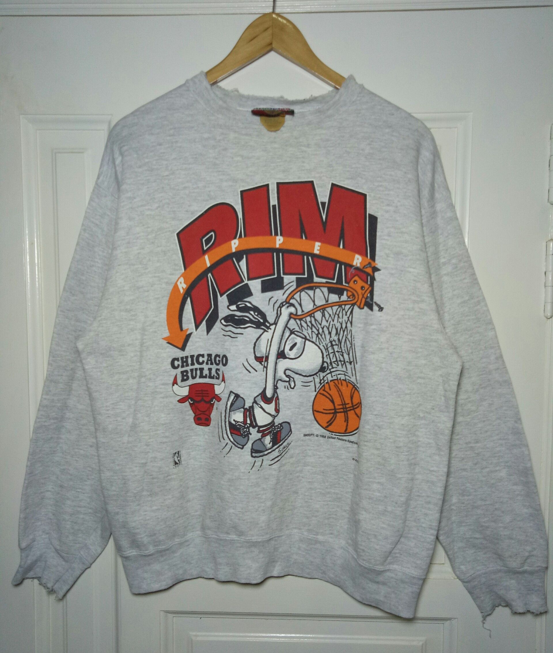 NBA × Peanuts × Vintage ©Jostens Rim Ripper Snoopy x NBA Chicago Bulls Distressed Size US L / EU 52-54 / 3 - 1 Thumbnail