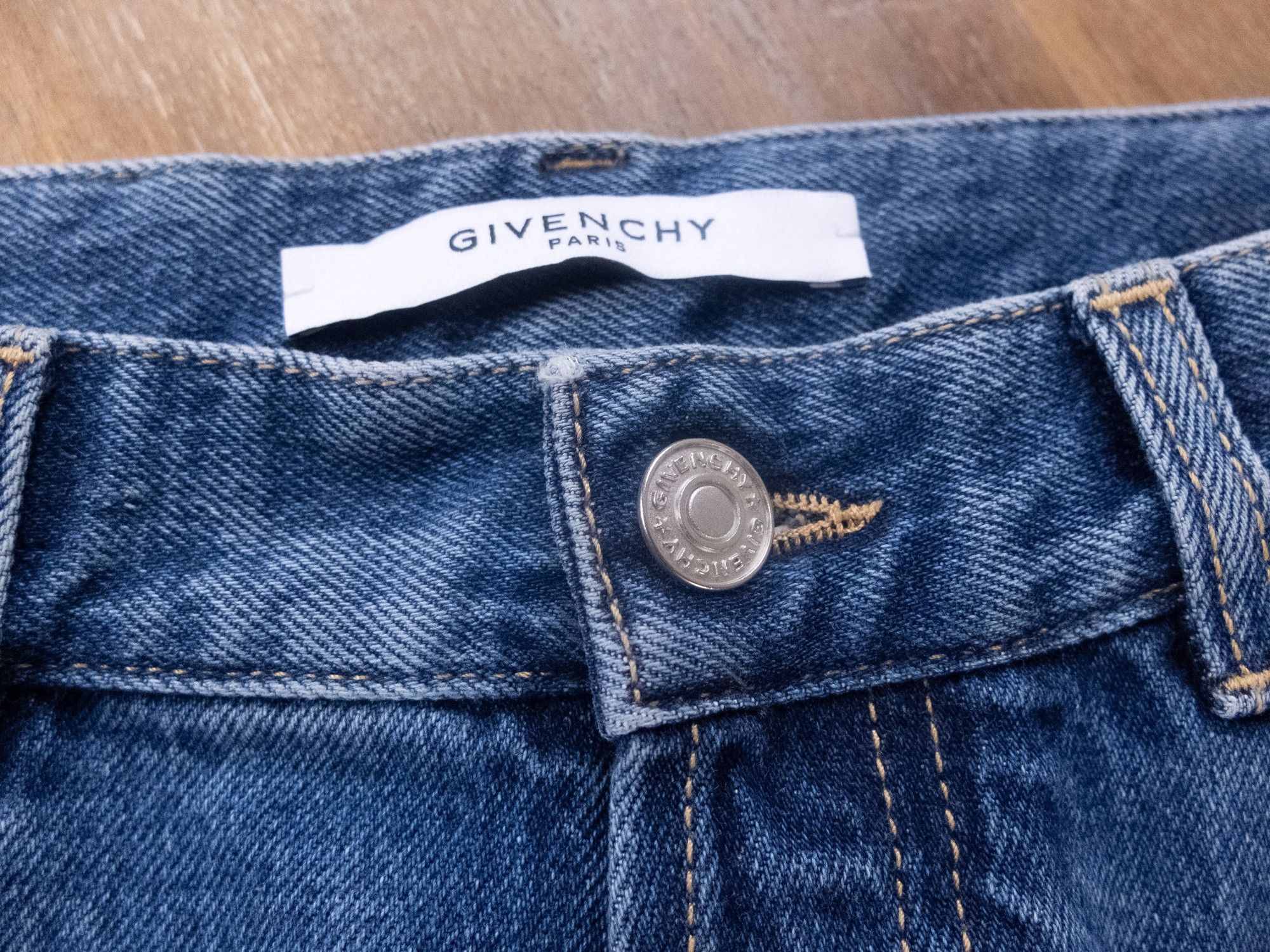 Givenchy $775 GIVENCHY blue regular fit heart & dagger jeans 30 Size US 30 / EU 46 - 4 Thumbnail