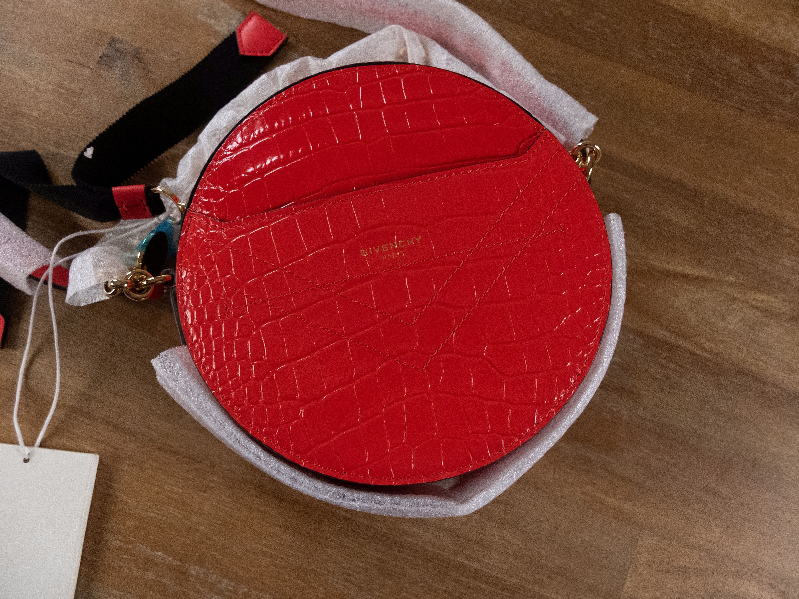 Givenchy GIVENCHY Eden round red croc embossed leather shoulder bag Size ONE SIZE - 7 Thumbnail