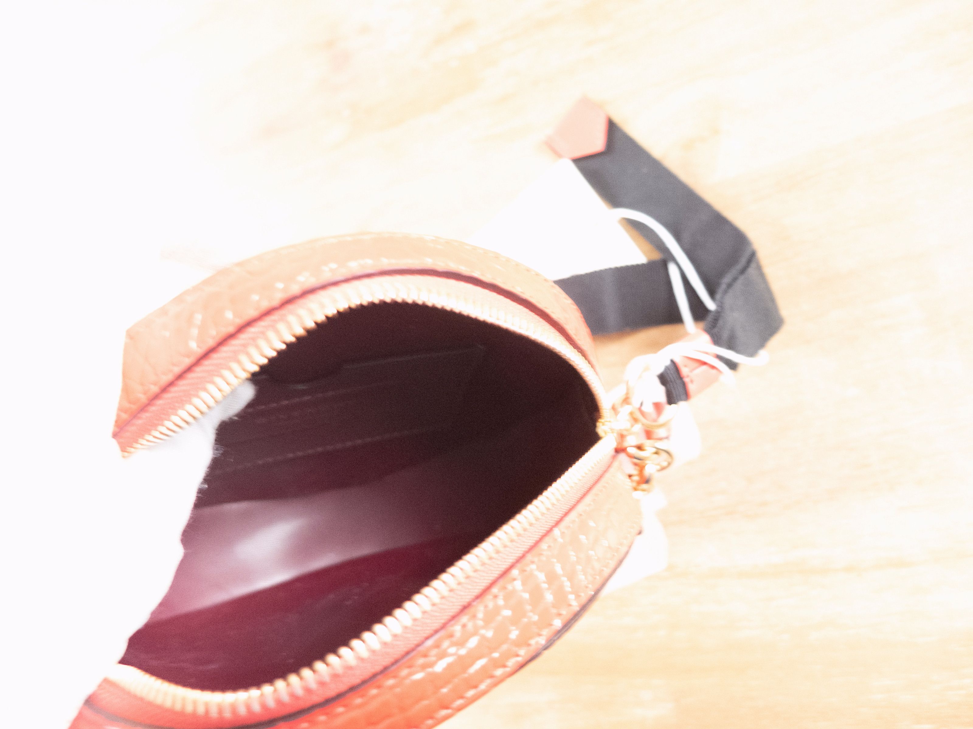 Givenchy GIVENCHY Eden round red croc embossed leather shoulder bag Size ONE SIZE - 13 Thumbnail