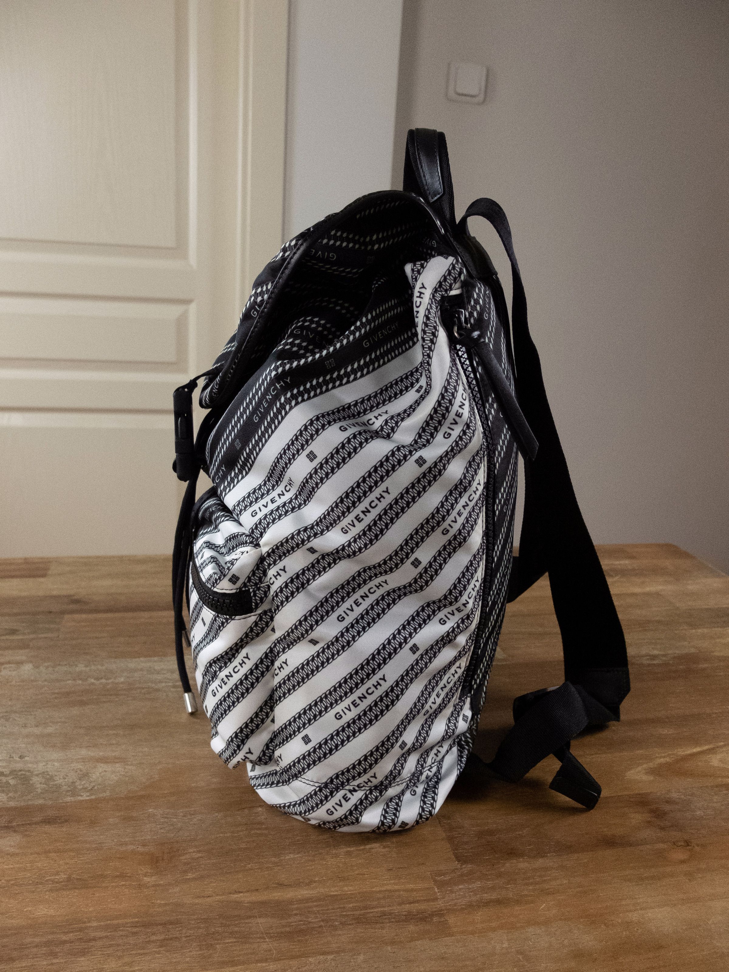Givenchy GIVENCHY black & white Light 3 nylon stripe logo backpack Size ONE SIZE - 6 Thumbnail