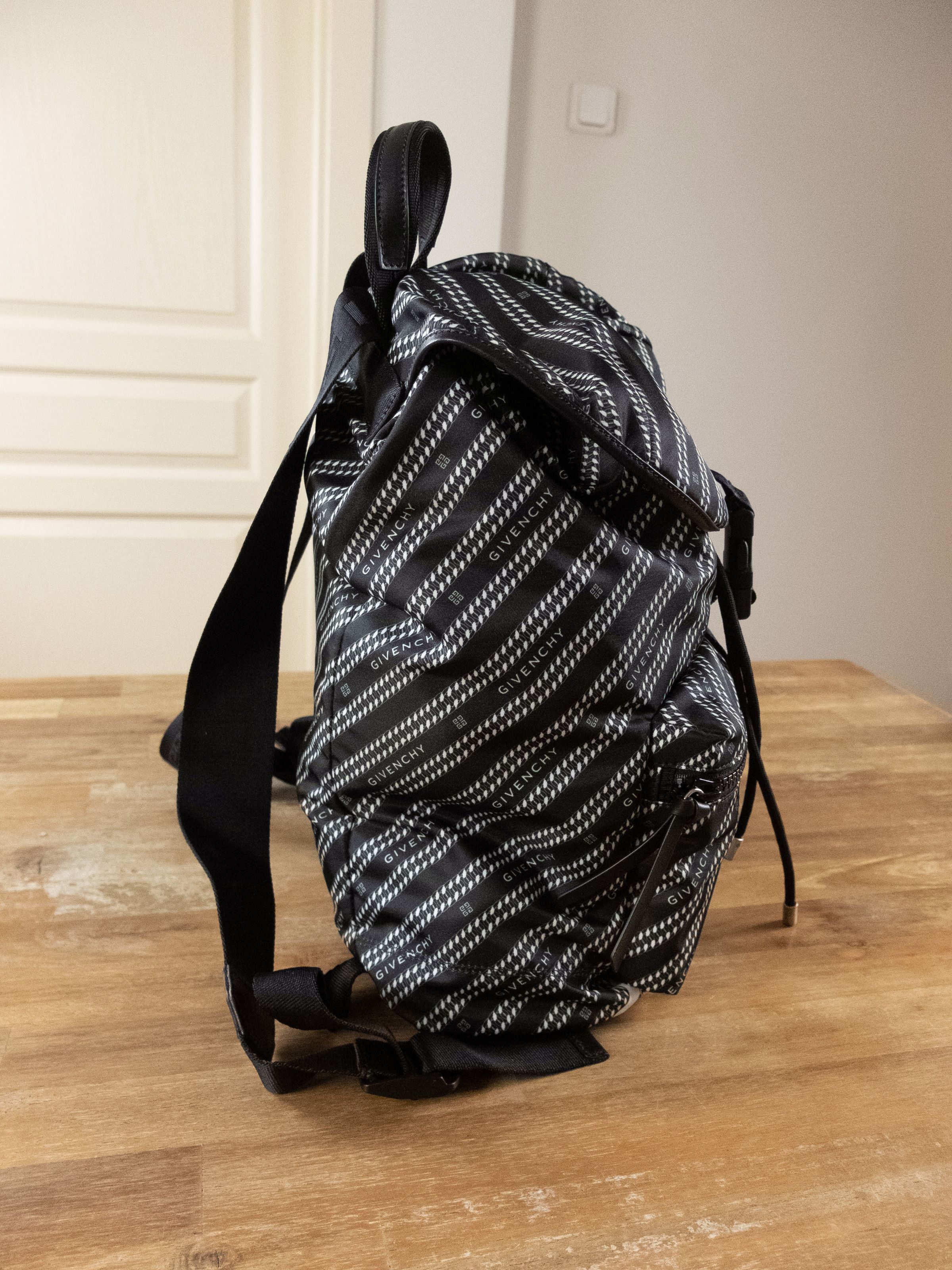 Givenchy GIVENCHY black & white Light 3 nylon stripe logo backpack Size ONE SIZE - 8 Thumbnail