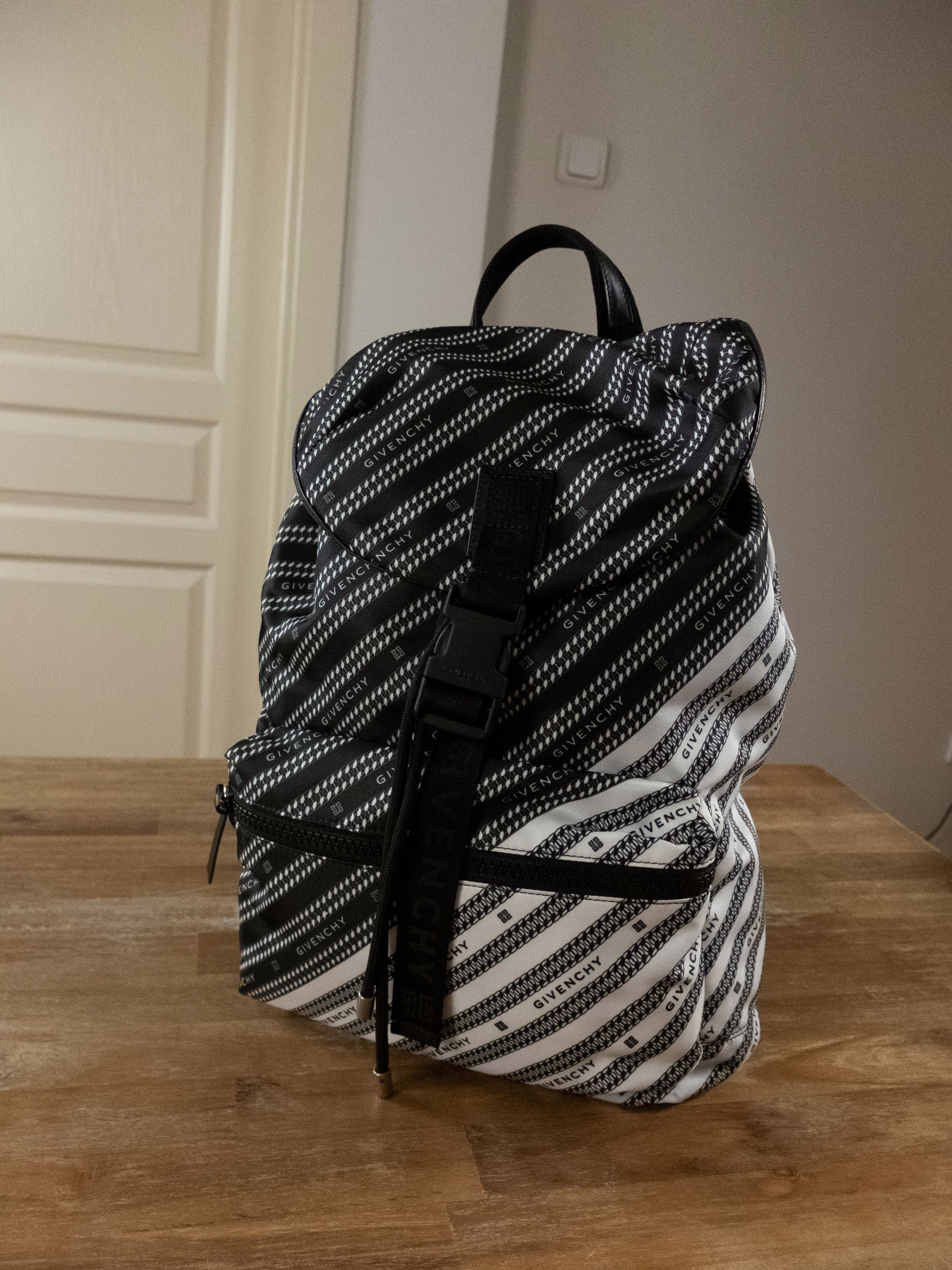 Givenchy GIVENCHY black & white Light 3 nylon stripe logo backpack Size ONE SIZE - 5 Thumbnail