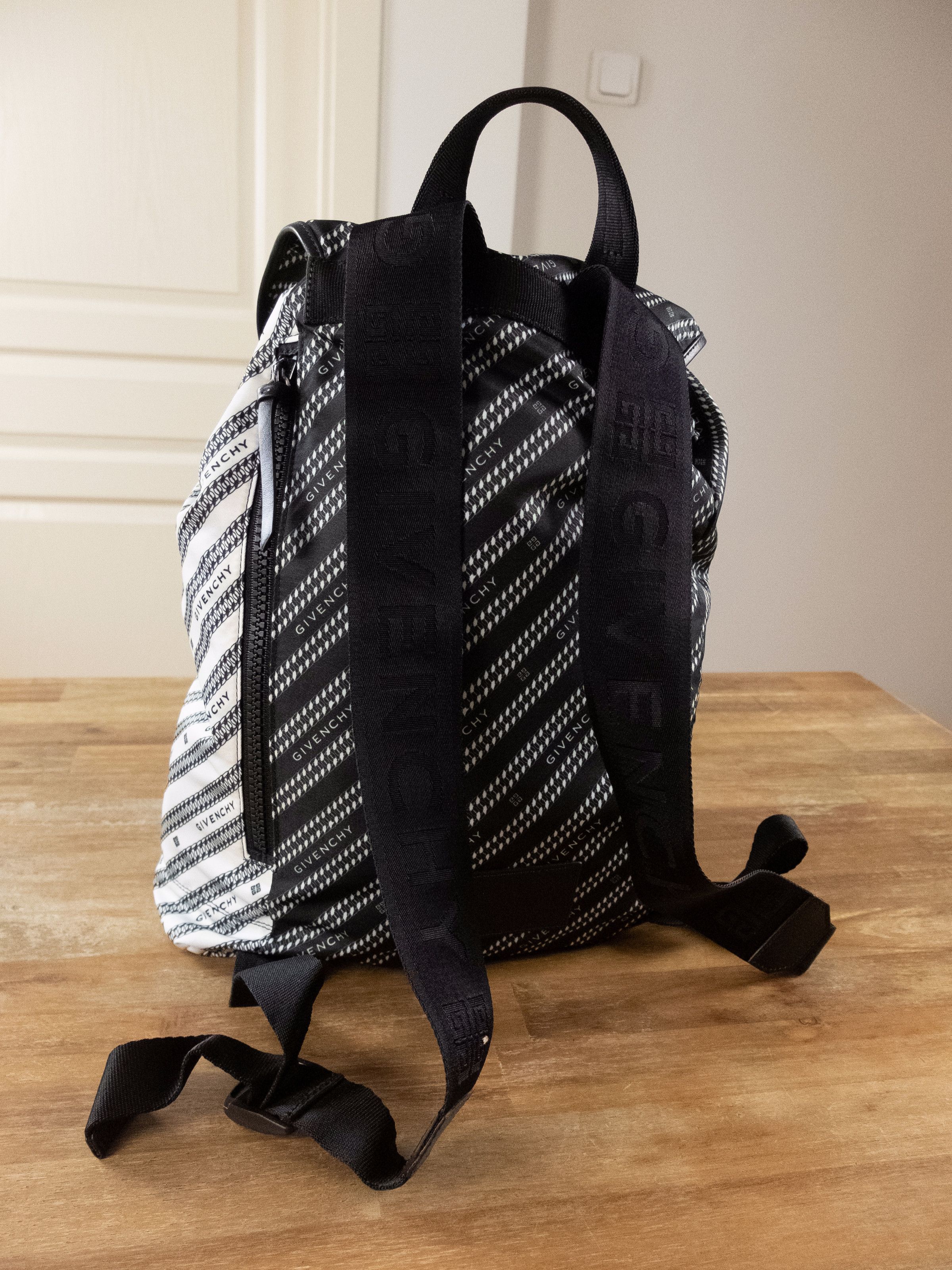 Givenchy GIVENCHY black & white Light 3 nylon stripe logo backpack Size ONE SIZE - 7 Thumbnail