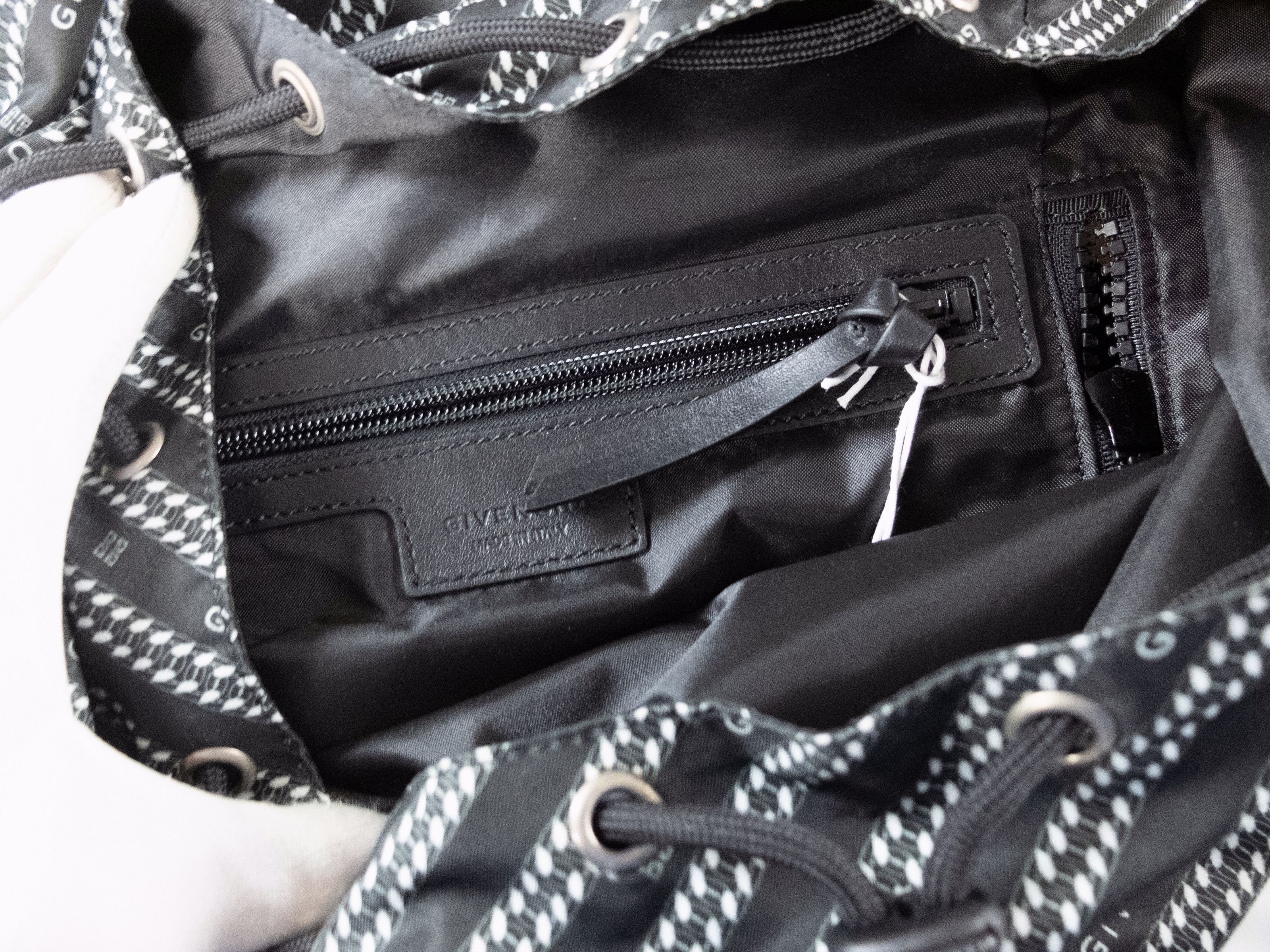 Givenchy GIVENCHY black & white Light 3 nylon stripe logo backpack Size ONE SIZE - 17 Thumbnail
