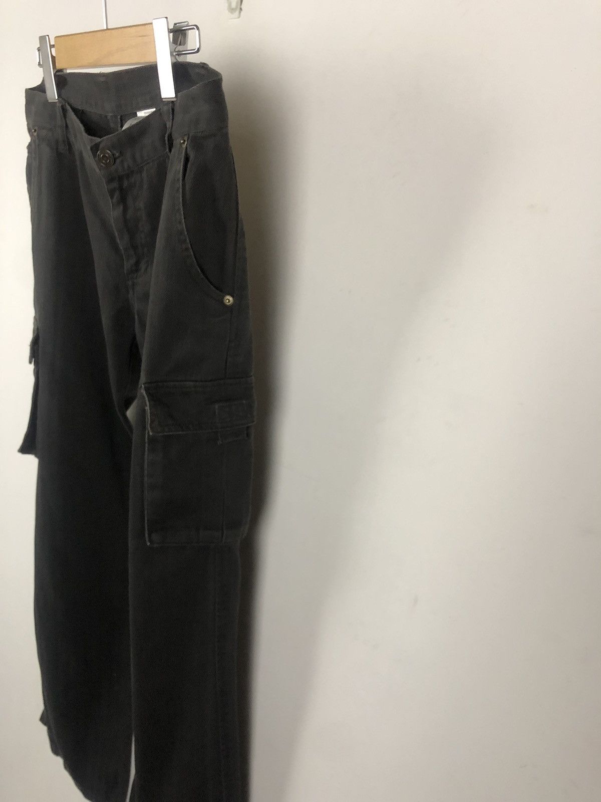 Japanese Brand Japanese brand black cargo patched pocket Size US 28 / EU 44 - 7 Thumbnail
