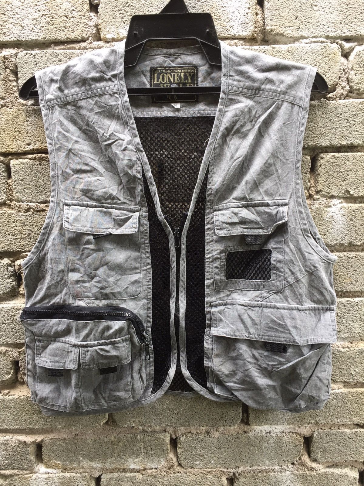 image of Tracey Vest Lonely Wolf Multipocket Tactical Mesh Vest in Grey, Men's (Size Small)