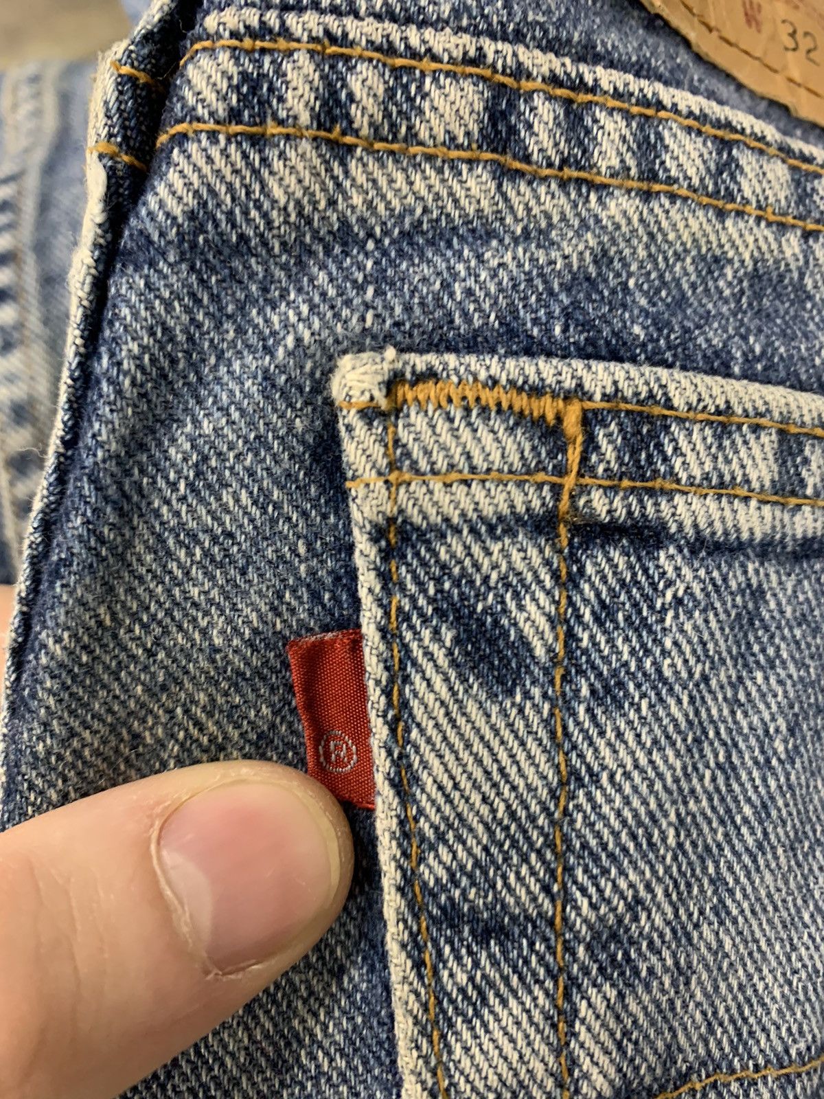 Levi's × Vintage Vintage Levi’s 550 32x35 Light Wash Jeans Size US 32 / EU 48 - 8 Thumbnail