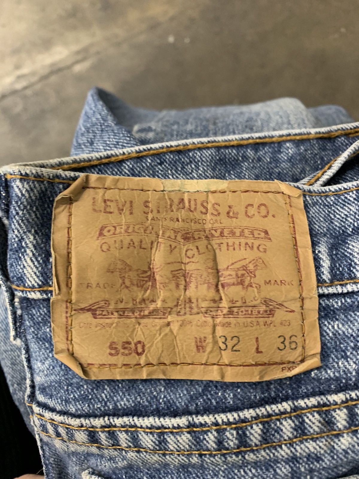 Levi's × Vintage Vintage Levi’s 550 32x35 Light Wash Jeans Size US 32 / EU 48 - 7 Thumbnail