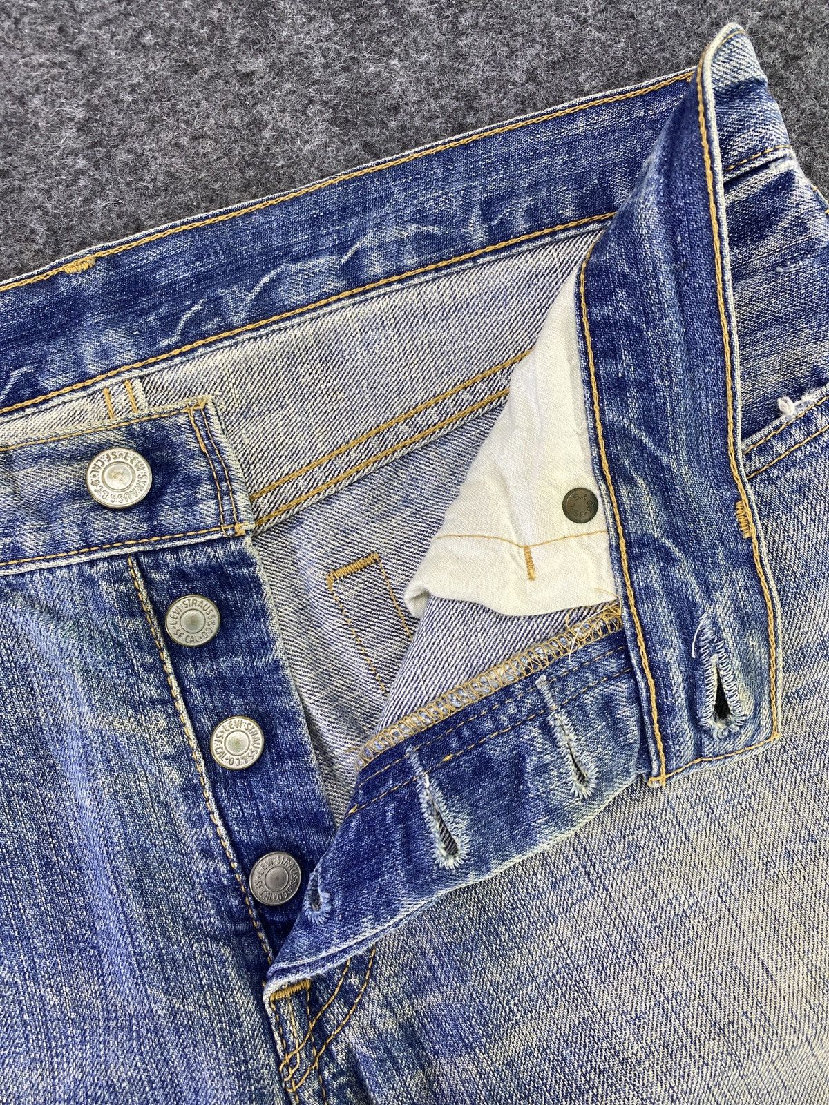 Vintage Levis 501 Jeans Distress Blue Wash - J816