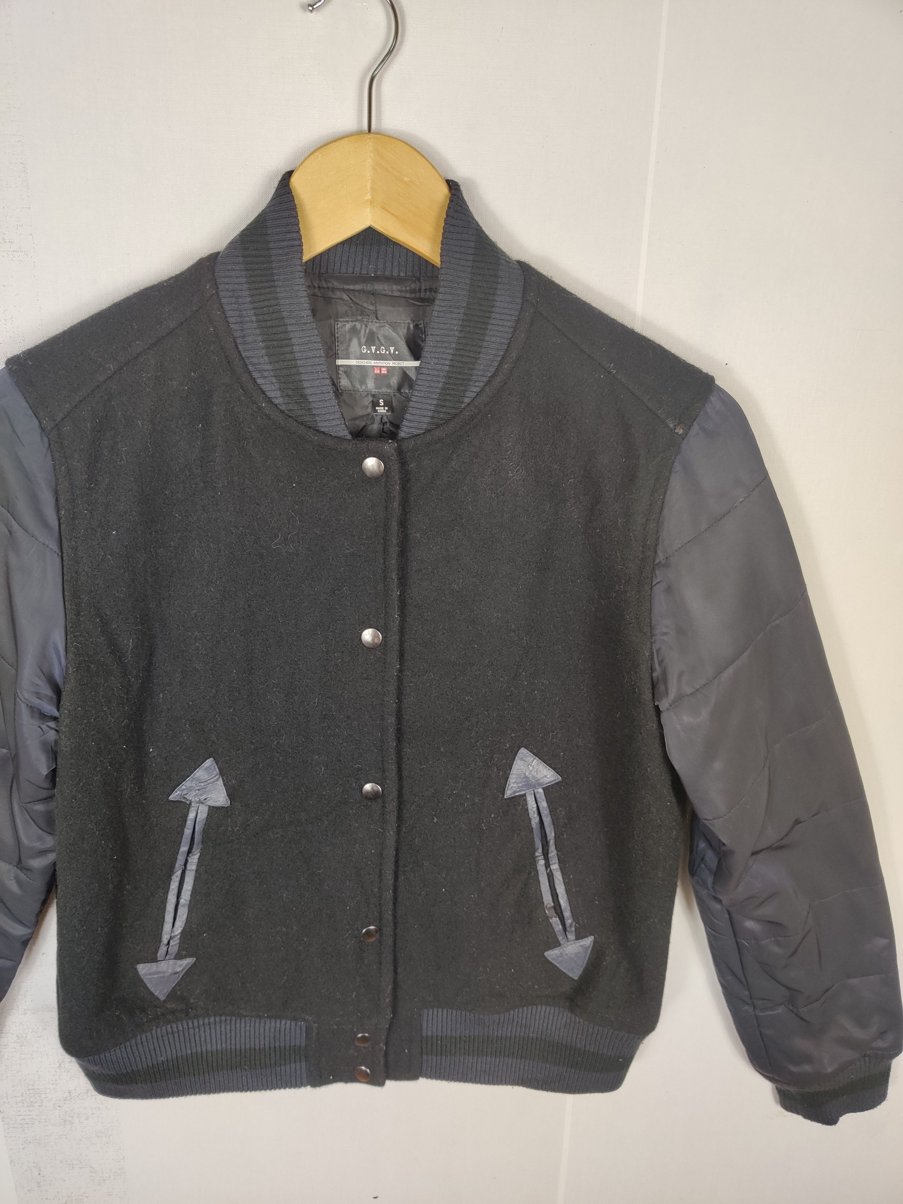 Uniqlo Vintage Uniqlo Plain Varsity Jacket Size US S / EU 44-46 / 1 - 2 Thumbnail