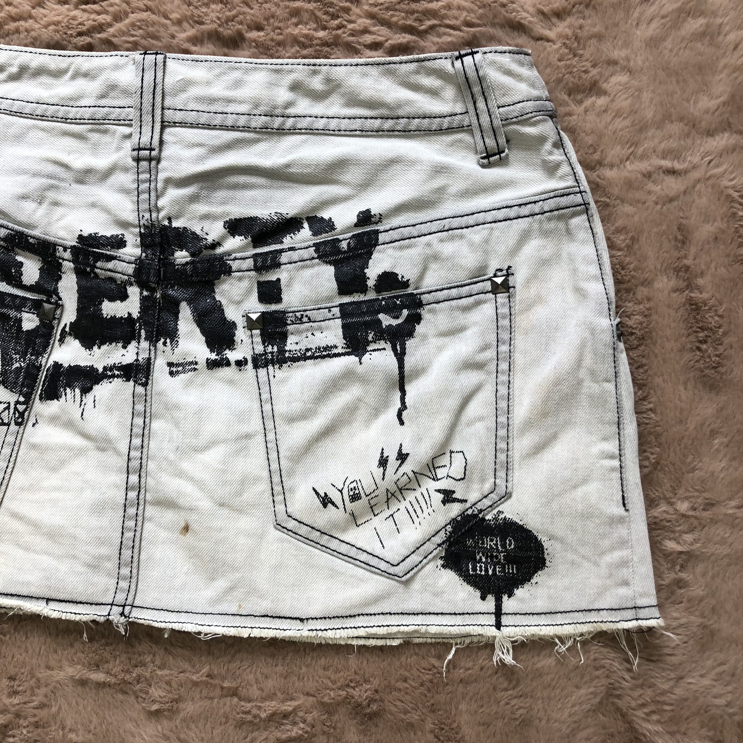 Japanese Brand TRASHED🔥 WORLD WIDE LOVE PAINTING MINI SKIRTS #5721-203 Size 32" / US 10 / IT 46 - 15 Thumbnail