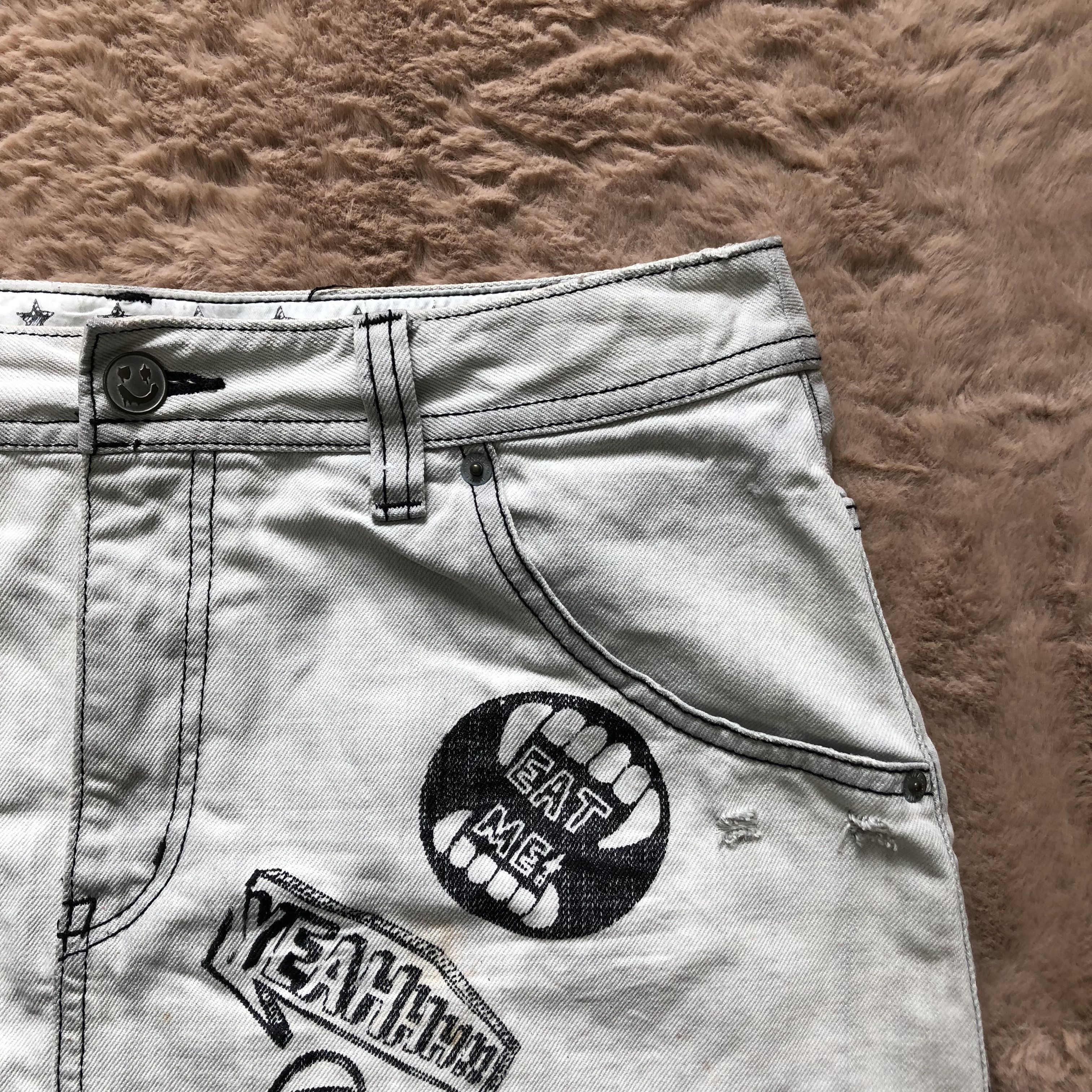 Japanese Brand TRASHED🔥 WORLD WIDE LOVE PAINTING MINI SKIRTS #5721-203 Size 32" / US 10 / IT 46 - 4 Thumbnail