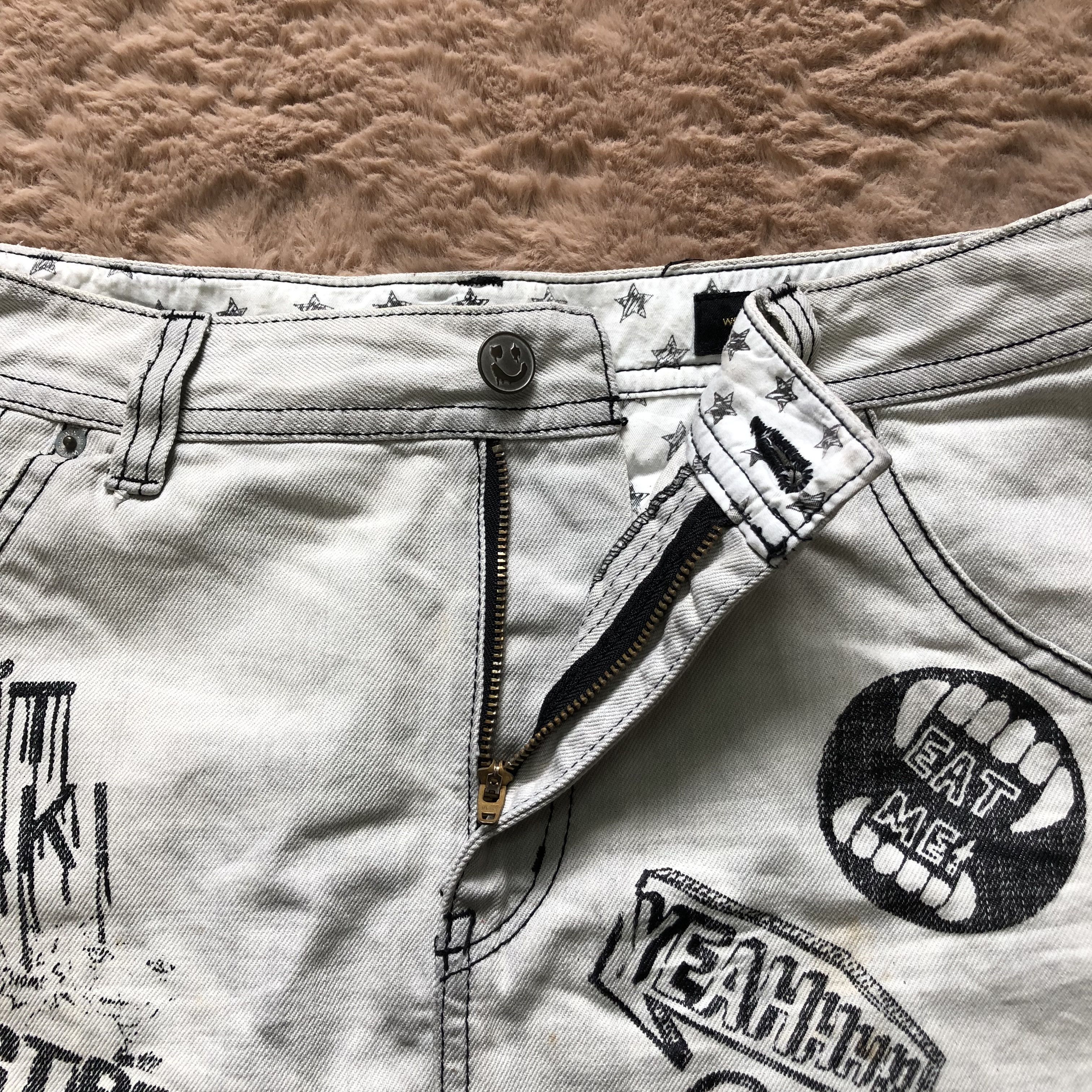 Japanese Brand TRASHED🔥 WORLD WIDE LOVE PAINTING MINI SKIRTS #5721-203 Size 32" / US 10 / IT 46 - 8 Thumbnail