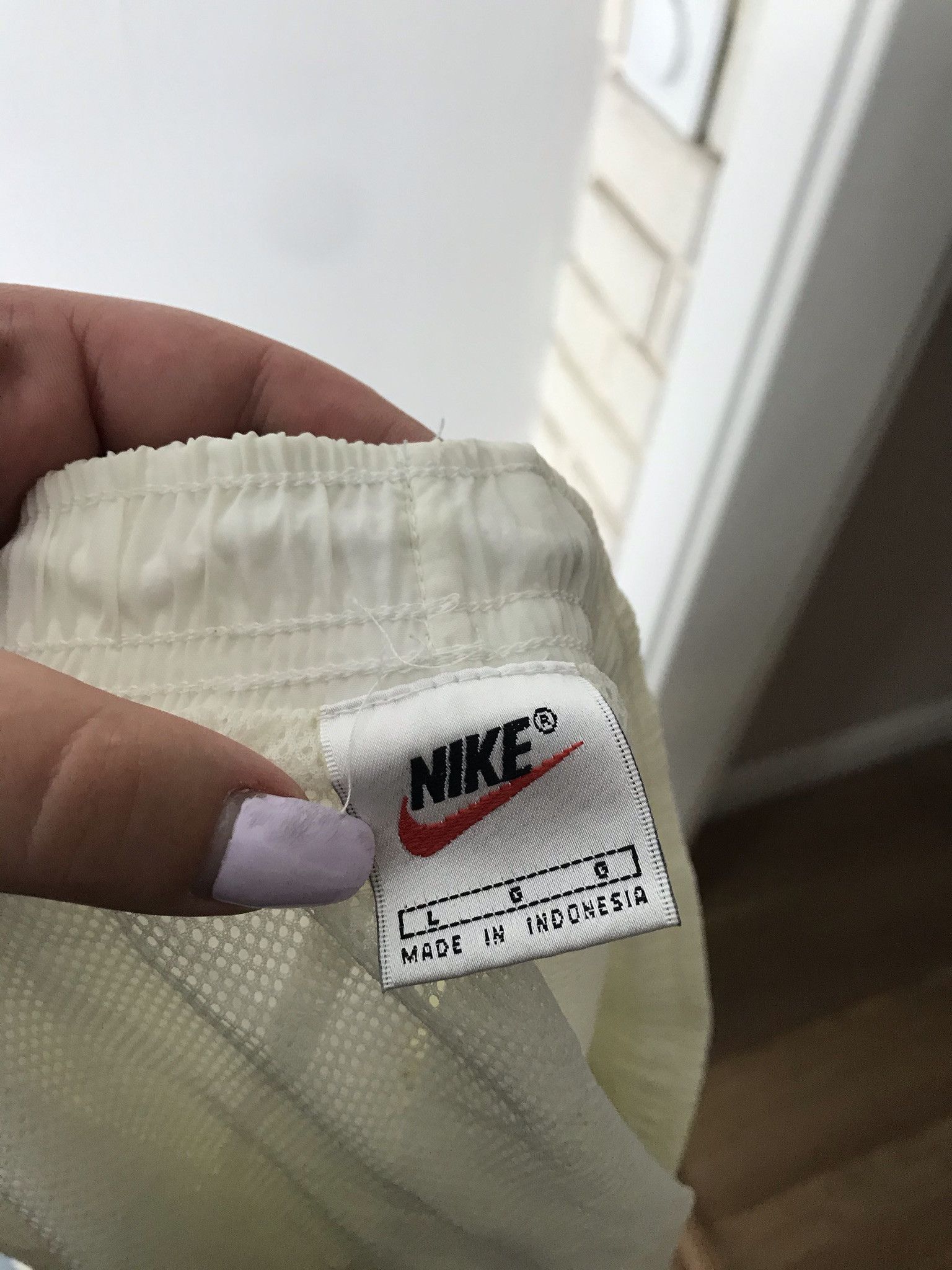 Nike Nike vintage shorts big logo swoosh 90s Size US 34 / EU 50 - 5 Thumbnail