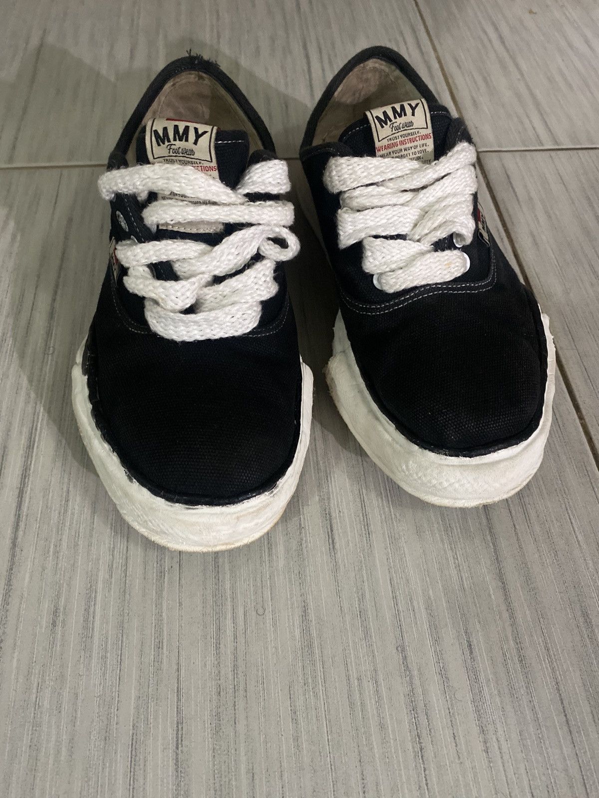 image of Miharayasuhiro Maison Mihara Yasuhiro Baker Low-Top Sneakers in Black, Men's (Size 7)