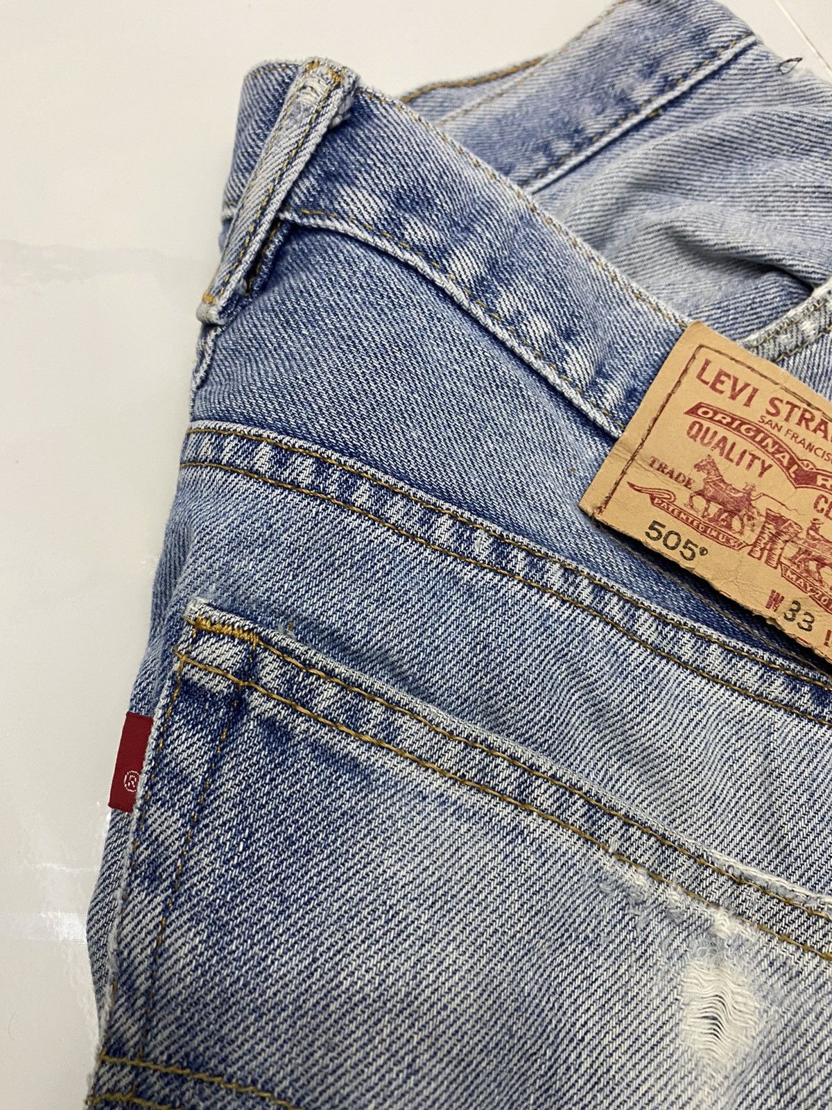 Levi's VINTAGE LEVIS 505 DISTRESSED DENIM JEANS Size US 34 / EU 50 - 11 Thumbnail