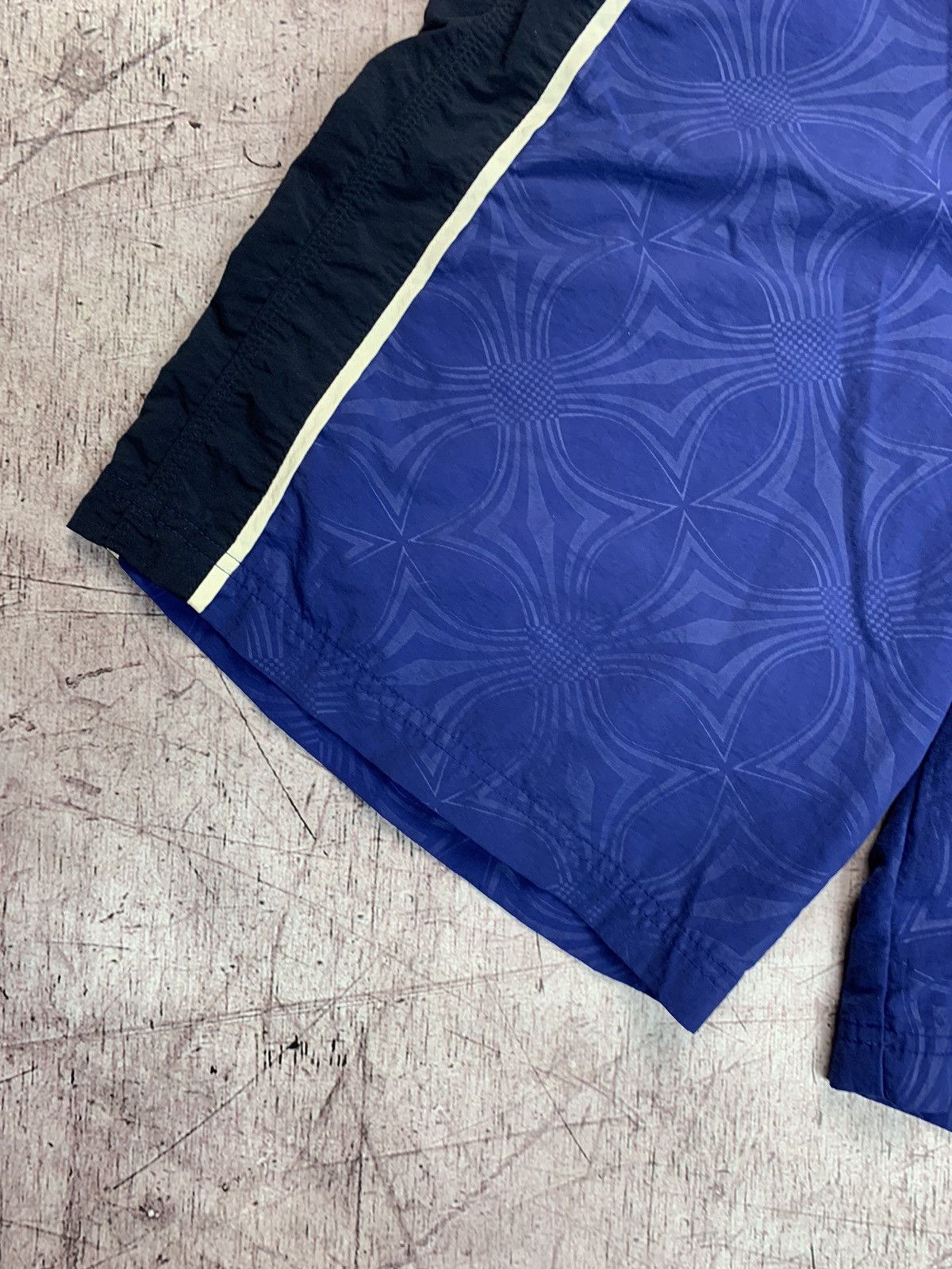 Nike × Vintage Nike Vintage Y2K Shorts Size US 32 / EU 48 - 2 Thumbnail