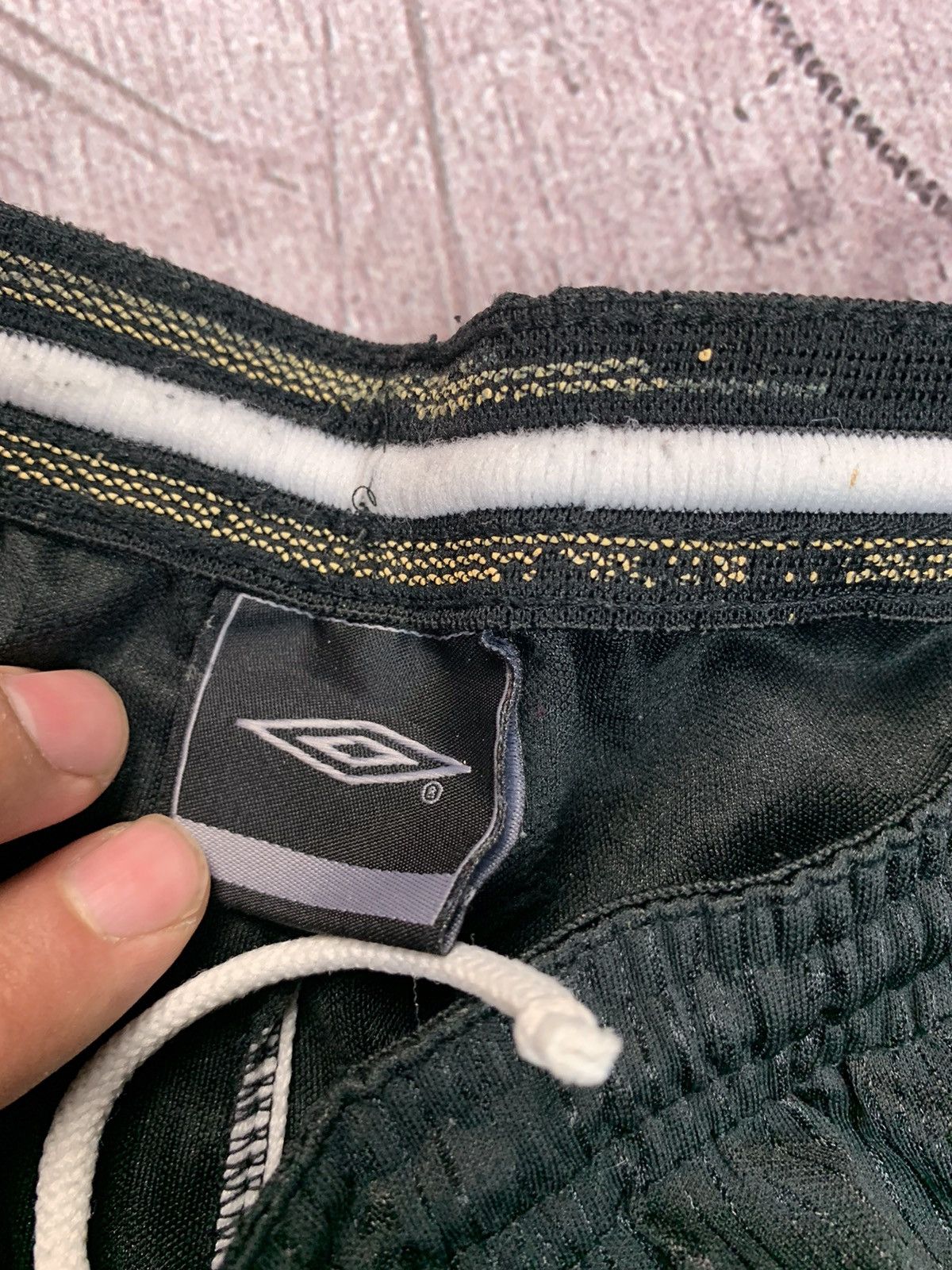 Umbro Umbro Vintage Y2K Shorts Size US 36 / EU 52 - 4 Thumbnail