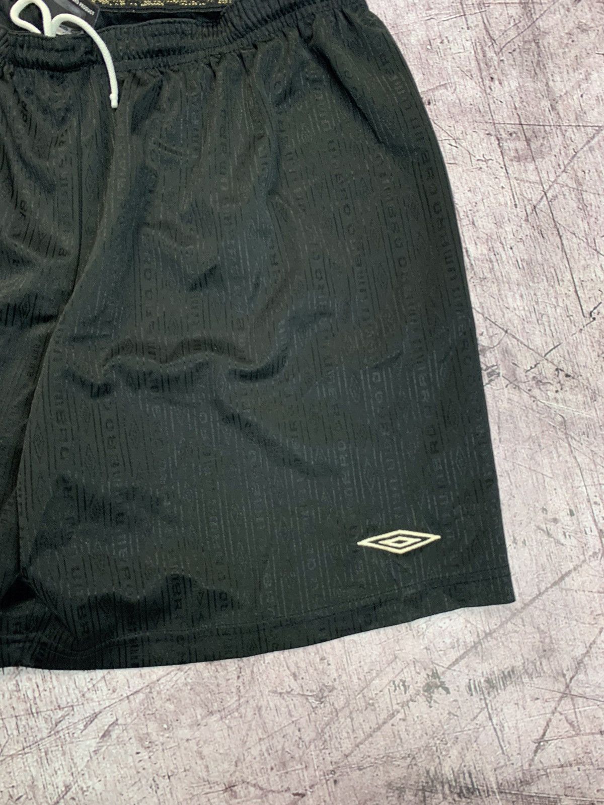 Umbro Umbro Vintage Y2K Shorts Size US 36 / EU 52 - 6 Thumbnail