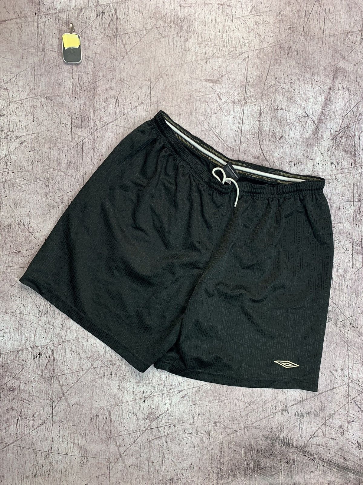 Umbro Umbro Vintage Y2K Shorts Size US 36 / EU 52 - 1 Thumbnail