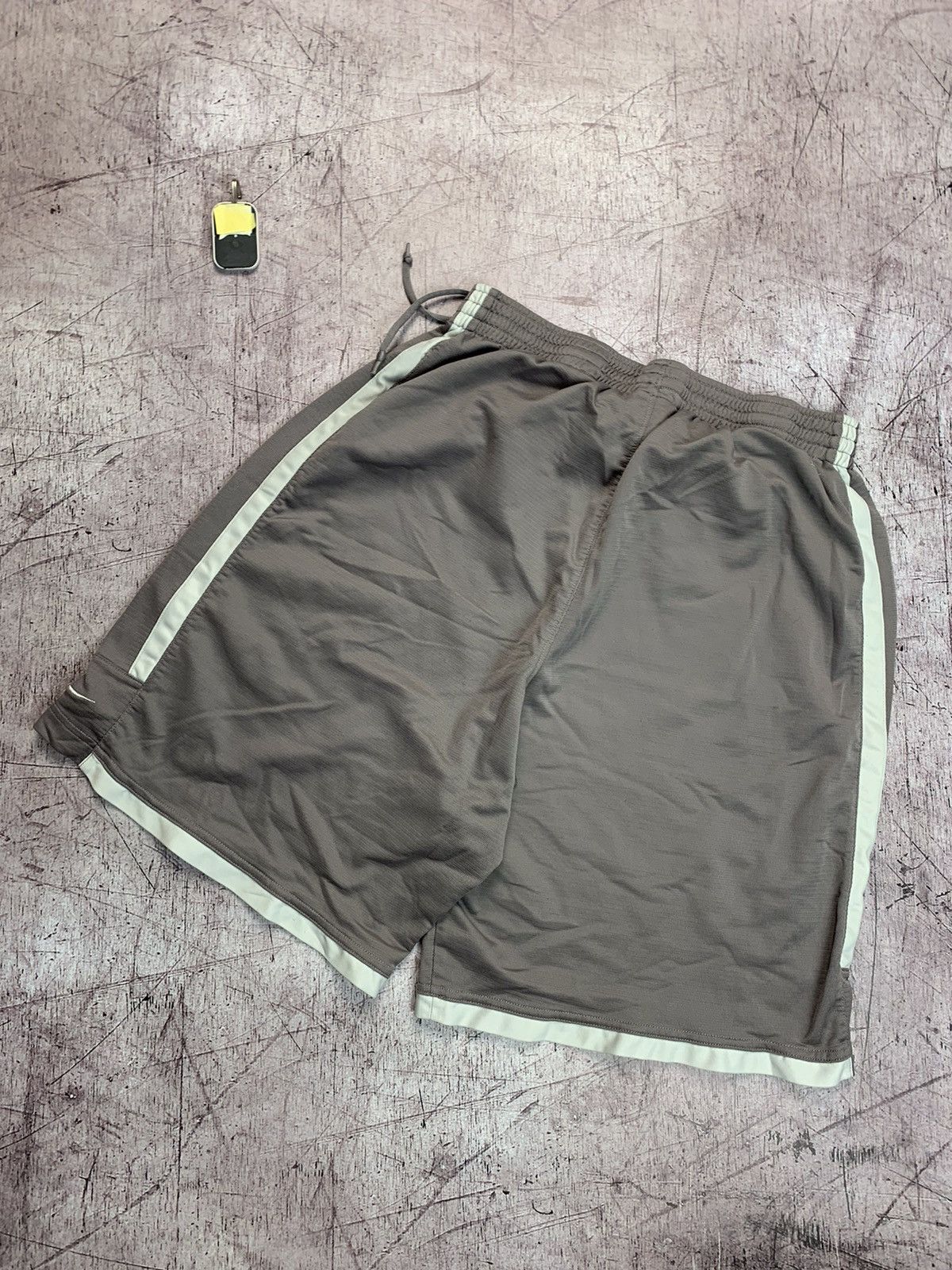 Nike × Vintage Nike y2k Shorts Size US 36 / EU 52 - 2 Thumbnail